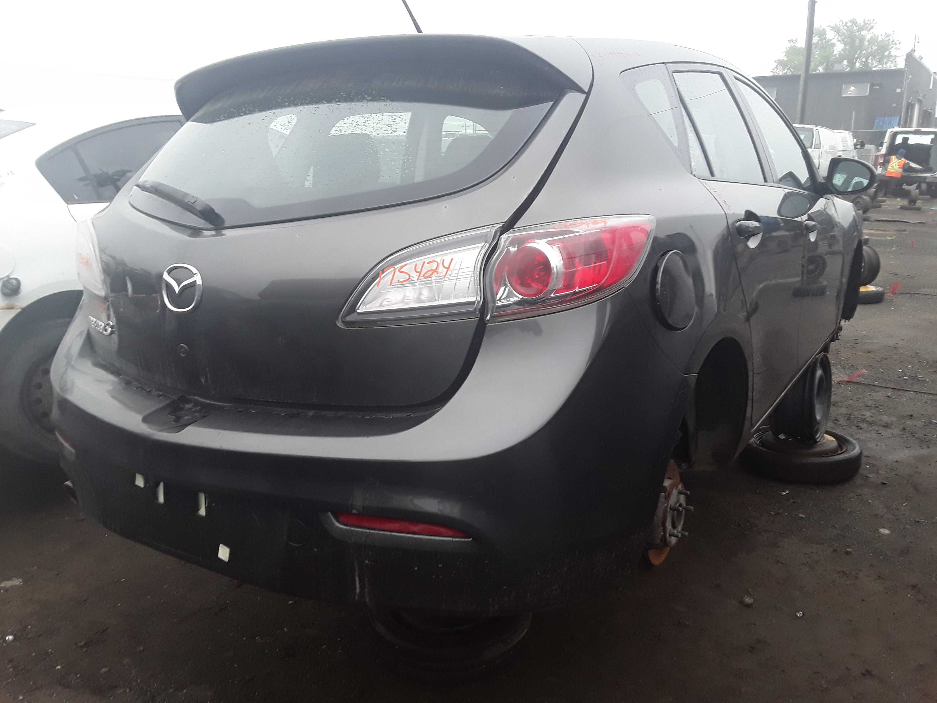 MAZDA MAZDA3 2012