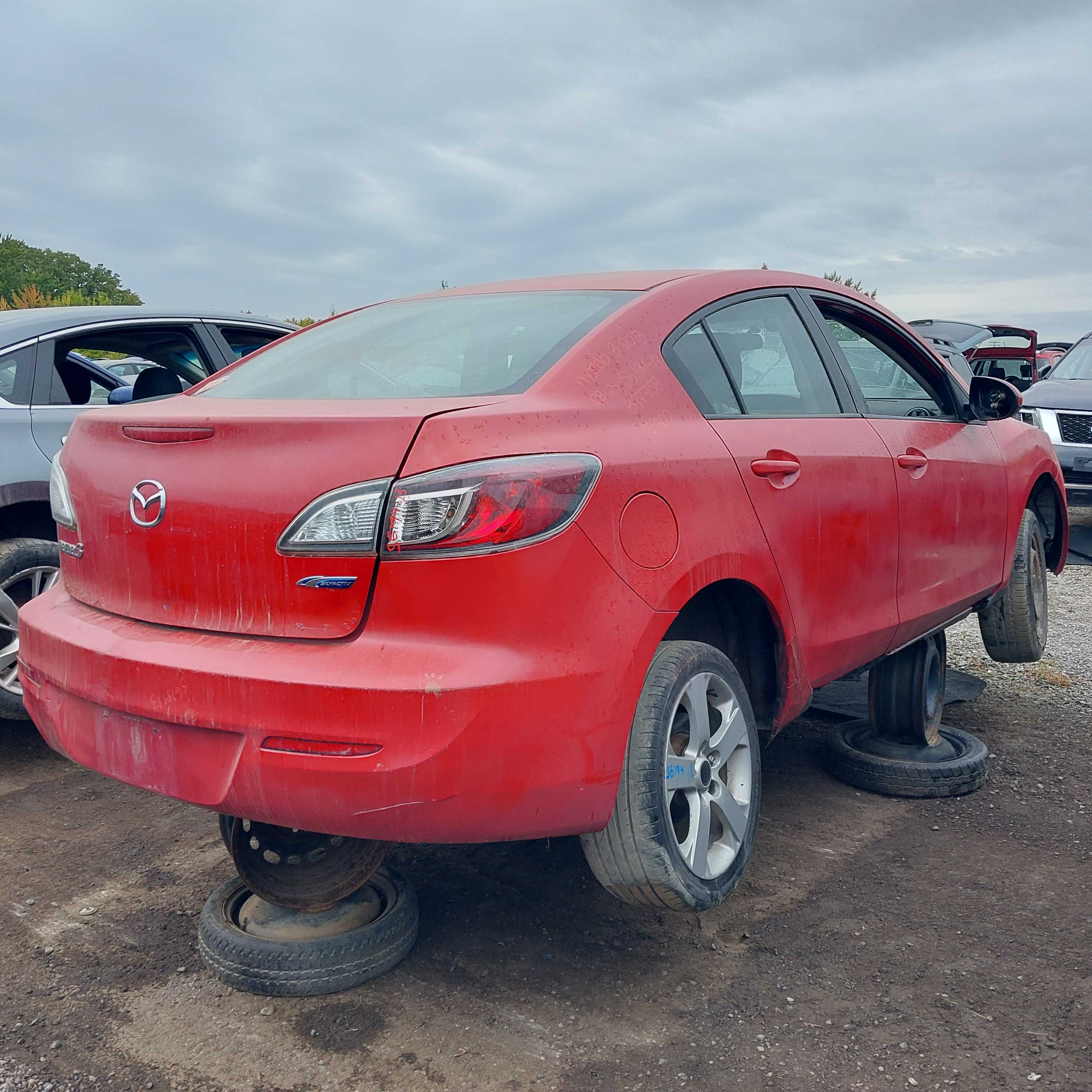 MAZDA MAZDA3 2013