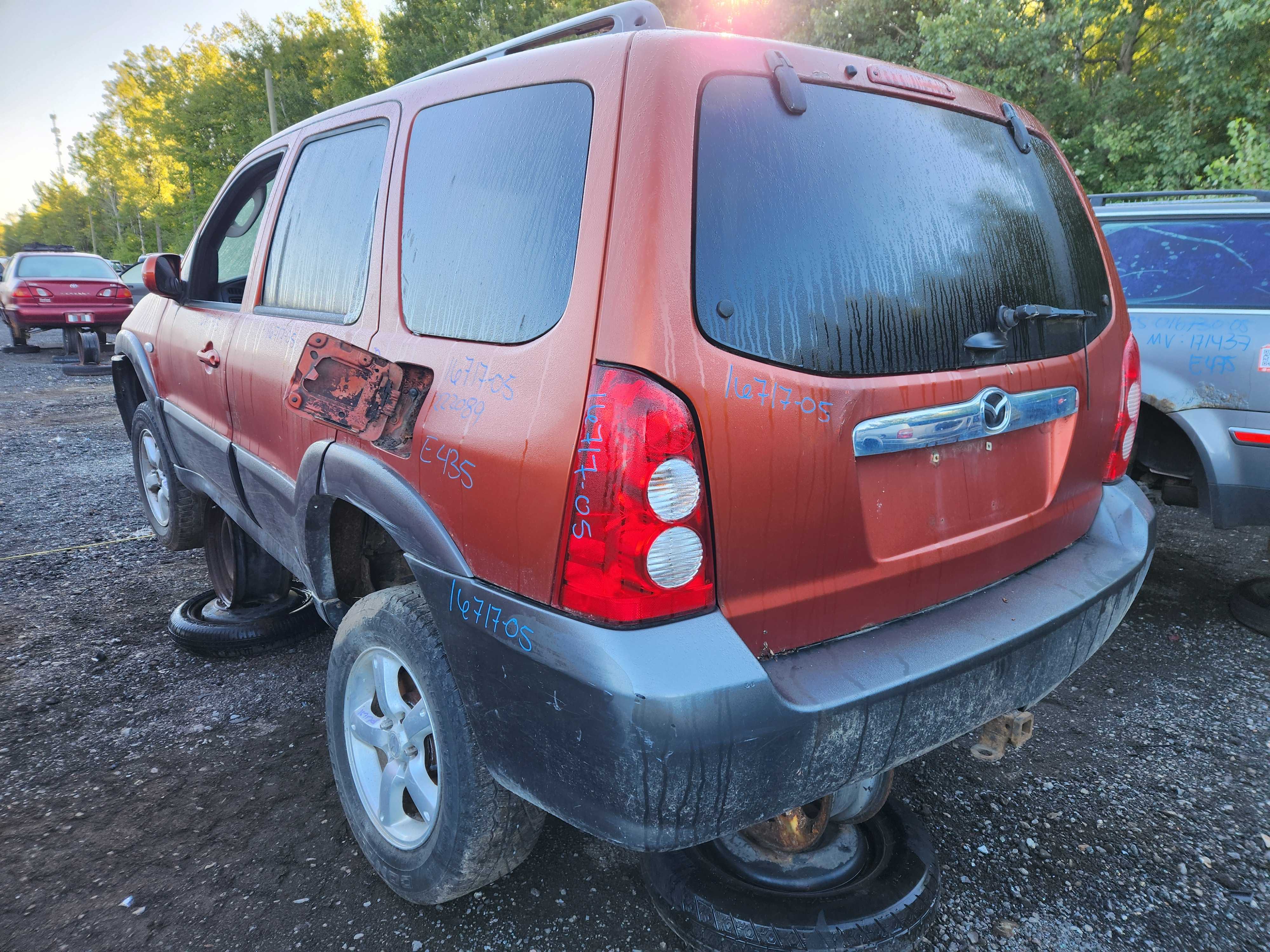 MAZDA TRIBUTE 2005