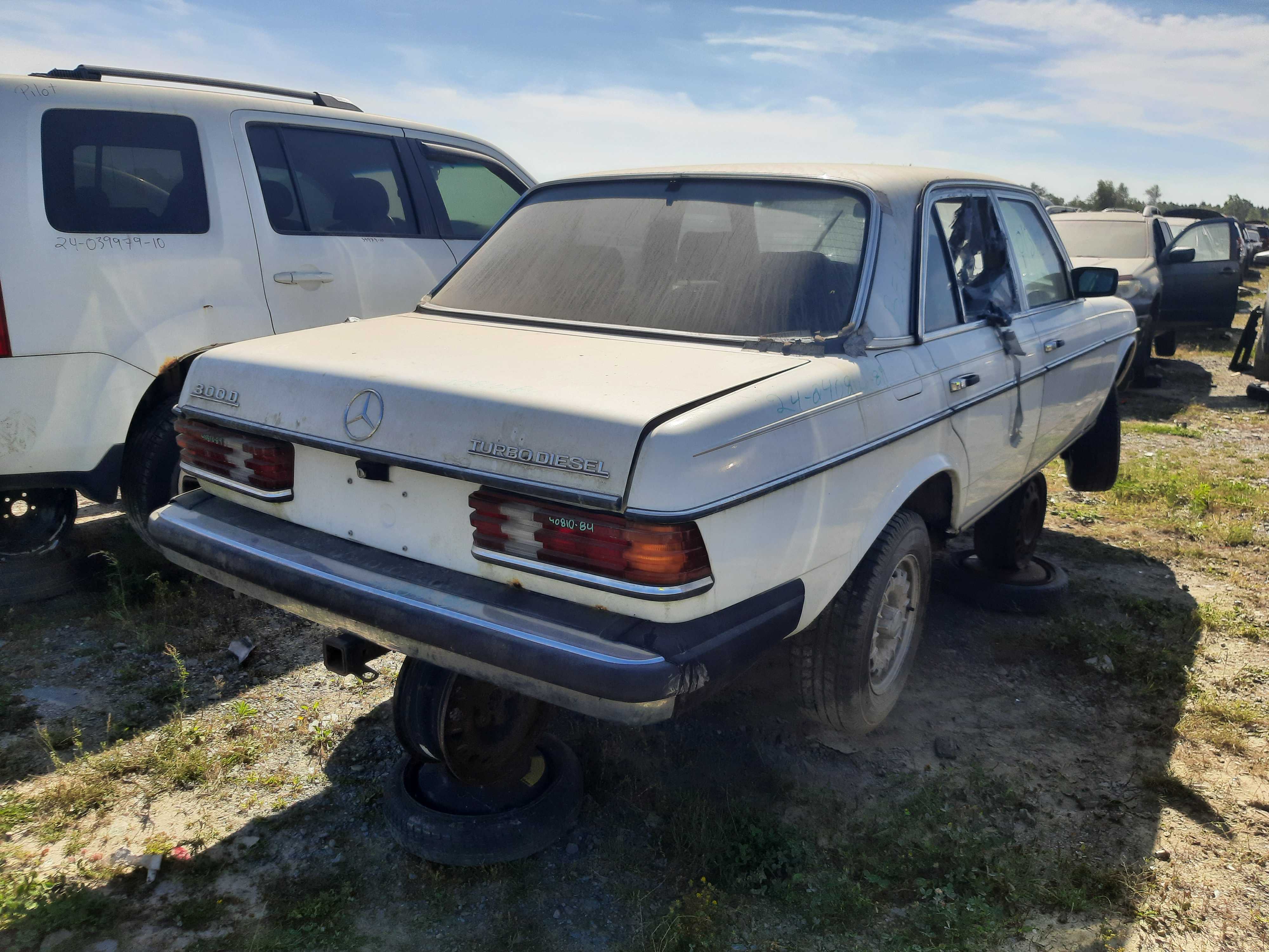 MERCEDES-BENZ 300 SERIES 1984