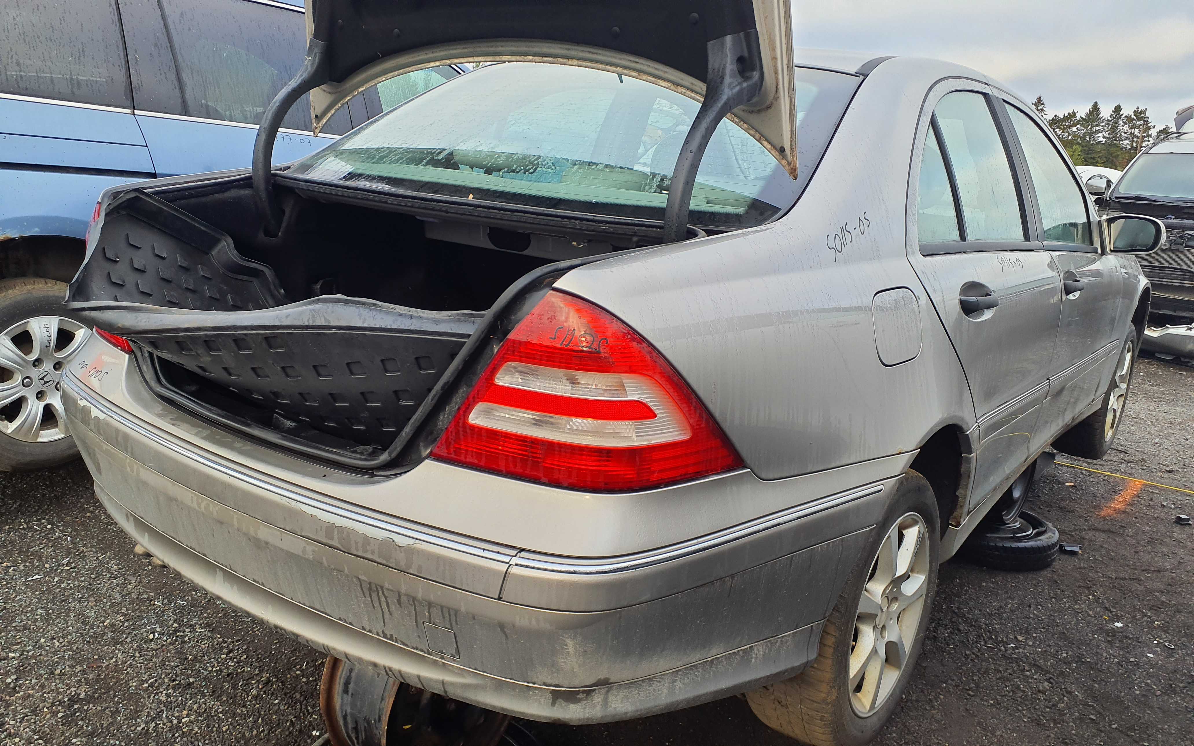 MERCEDES-BENZ C-CLASS 2005