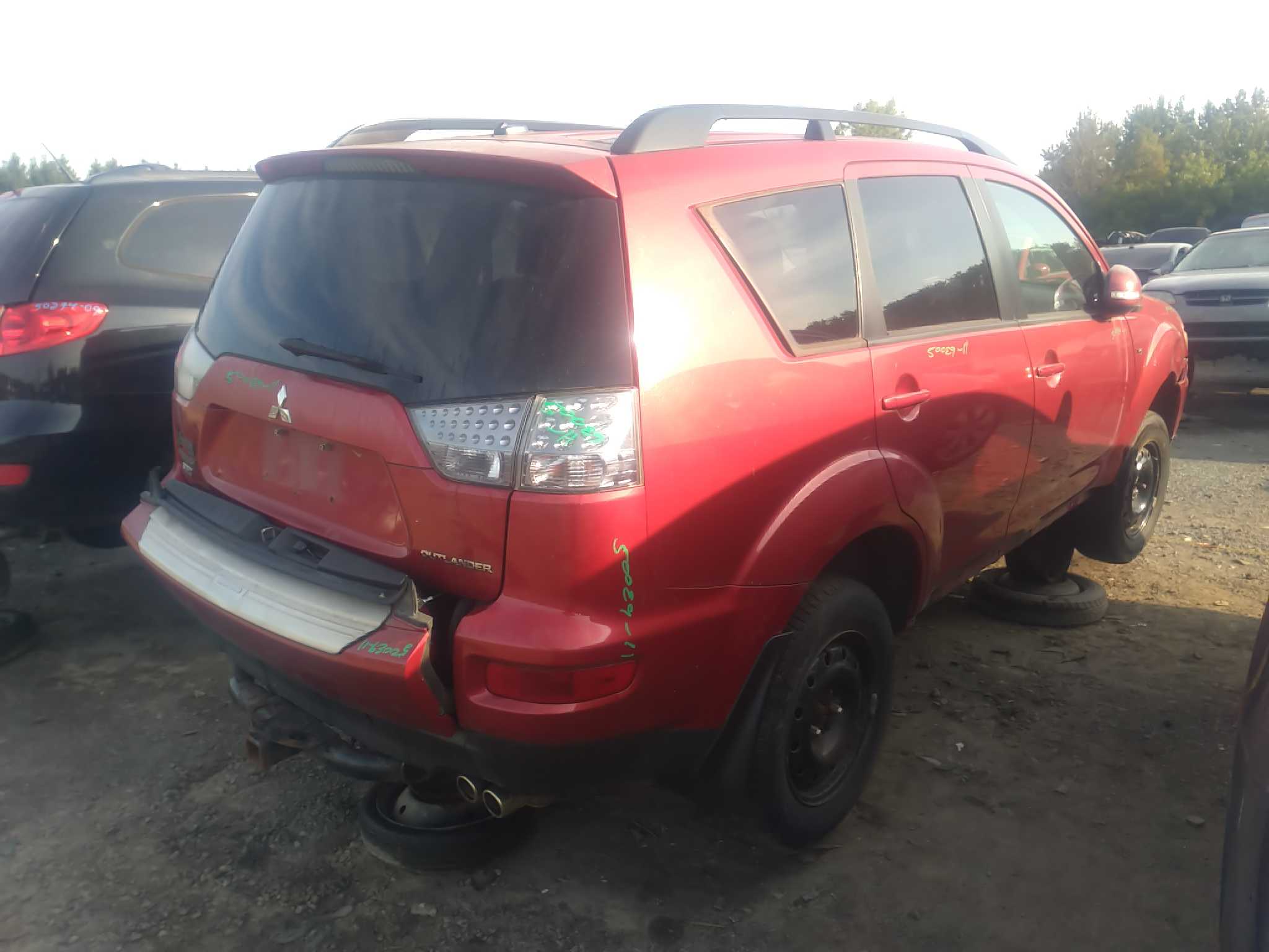 MITSUBISHI OUTLANDER 2011