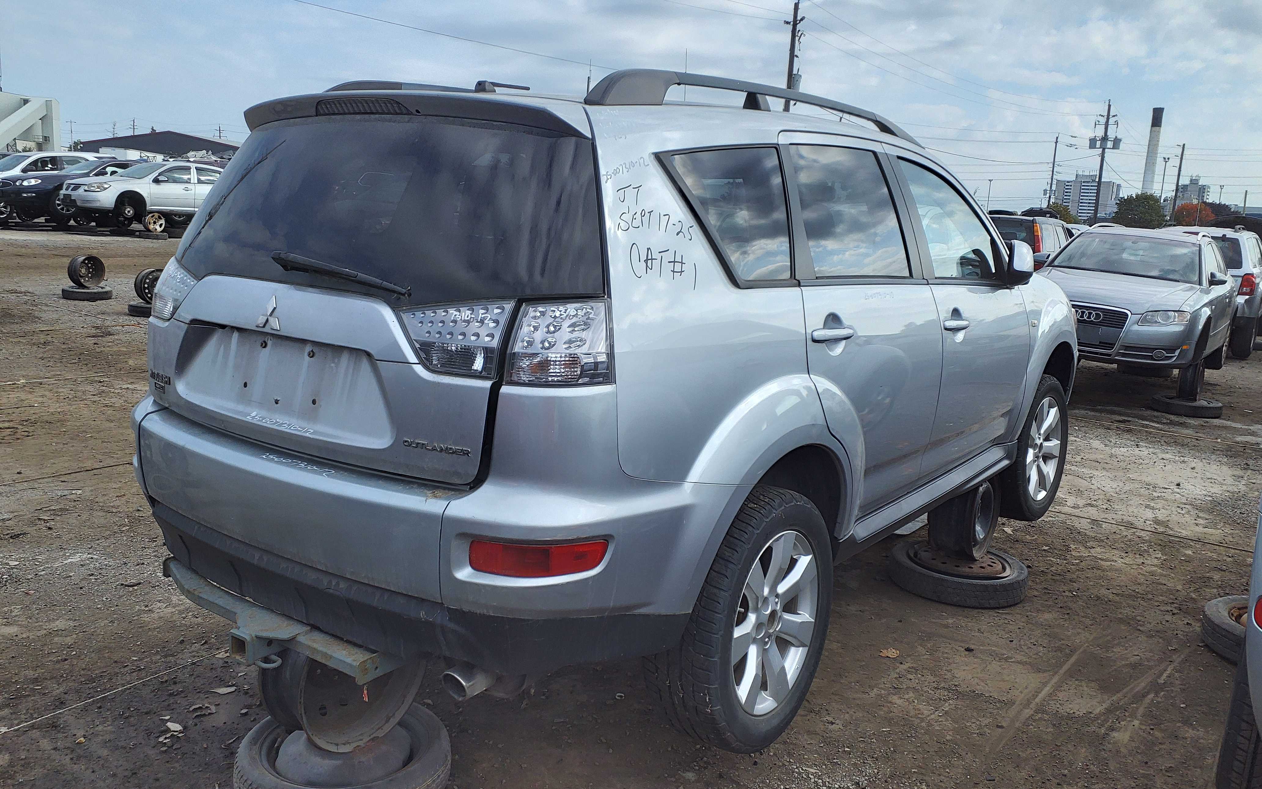 MITSUBISHI OUTLANDER 2012