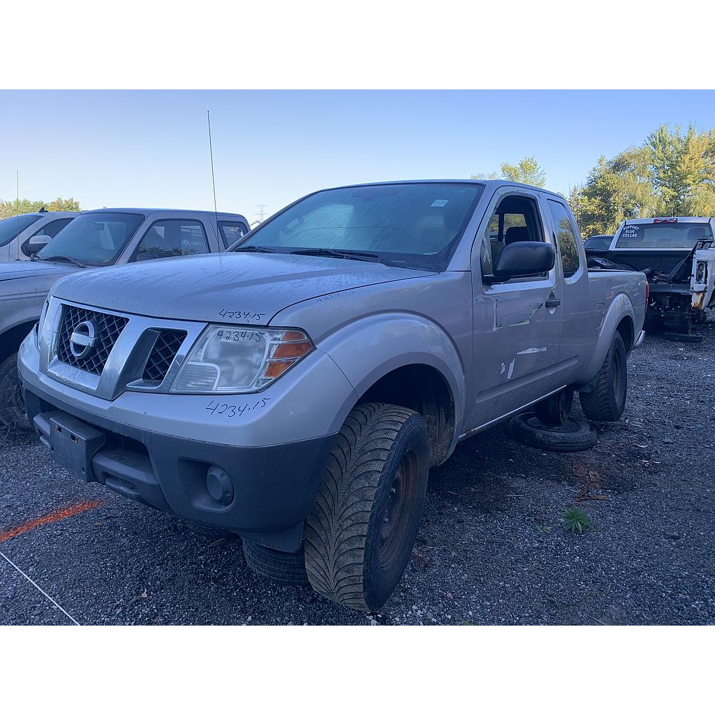 NISSAN FRONTIER 2015