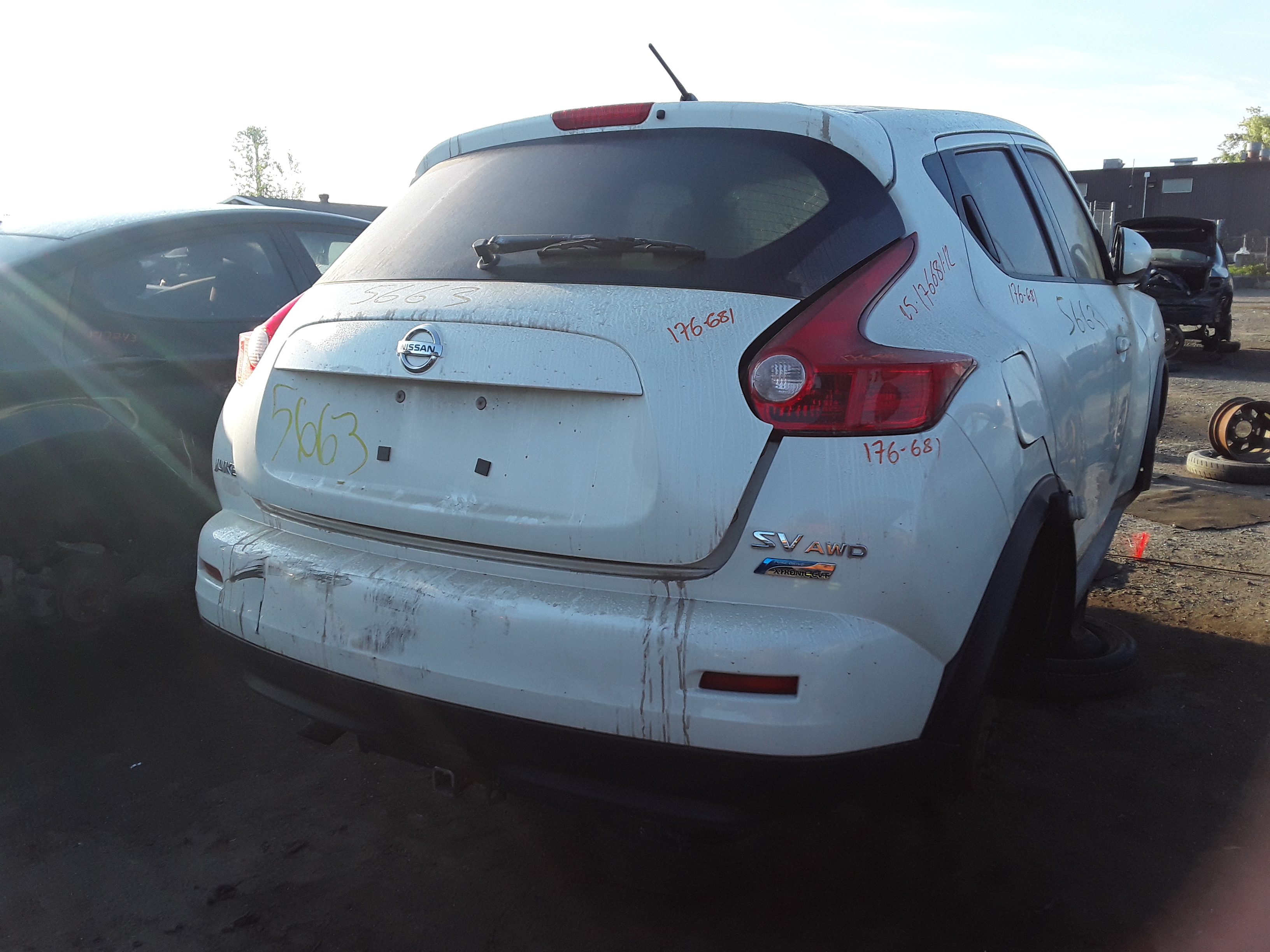 NISSAN JUKE 2012