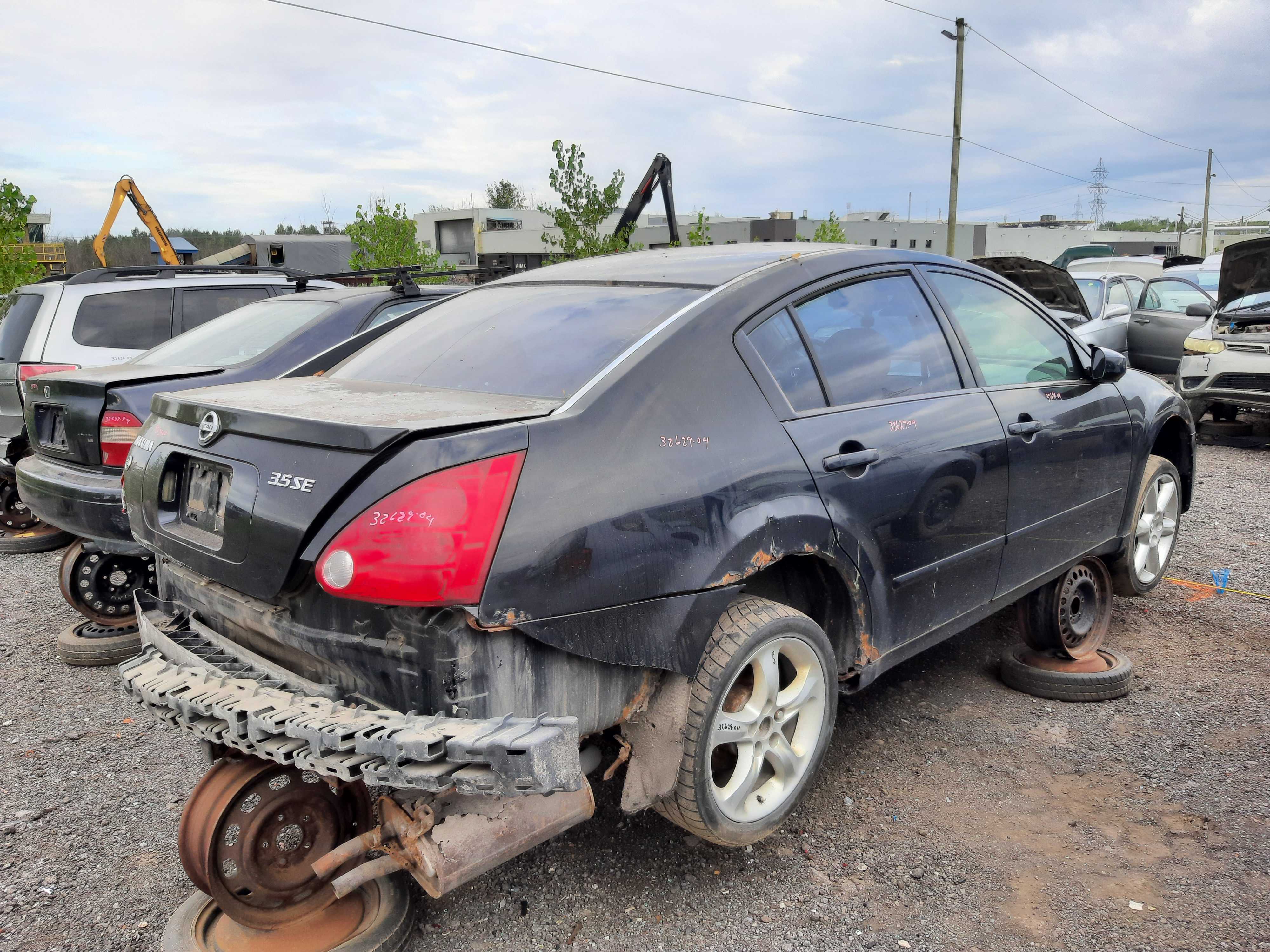 NISSAN MAXIMA 2004