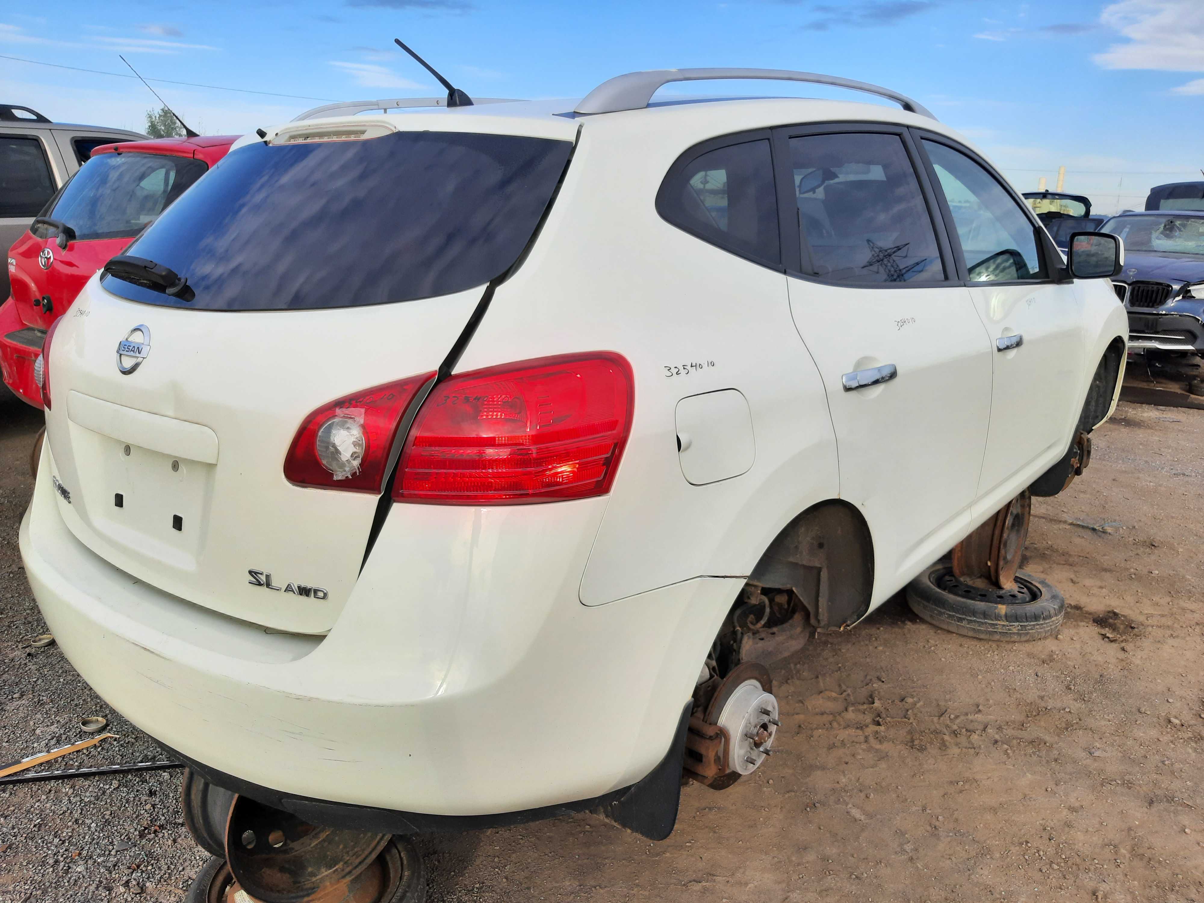 NISSAN ROGUE 2010