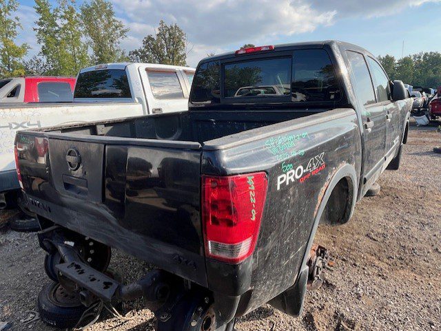 NISSAN TITAN 2009