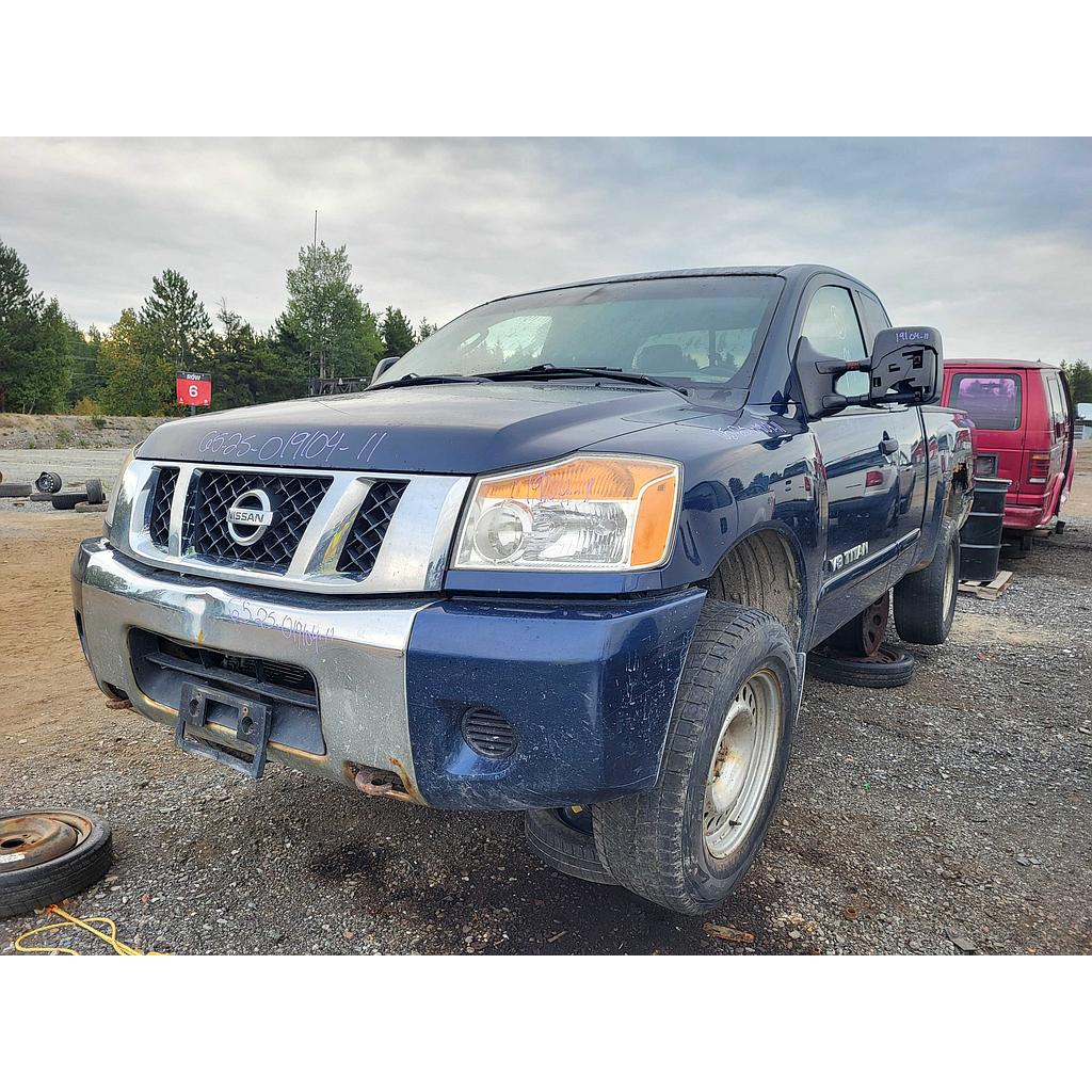 NISSAN TITAN 2011