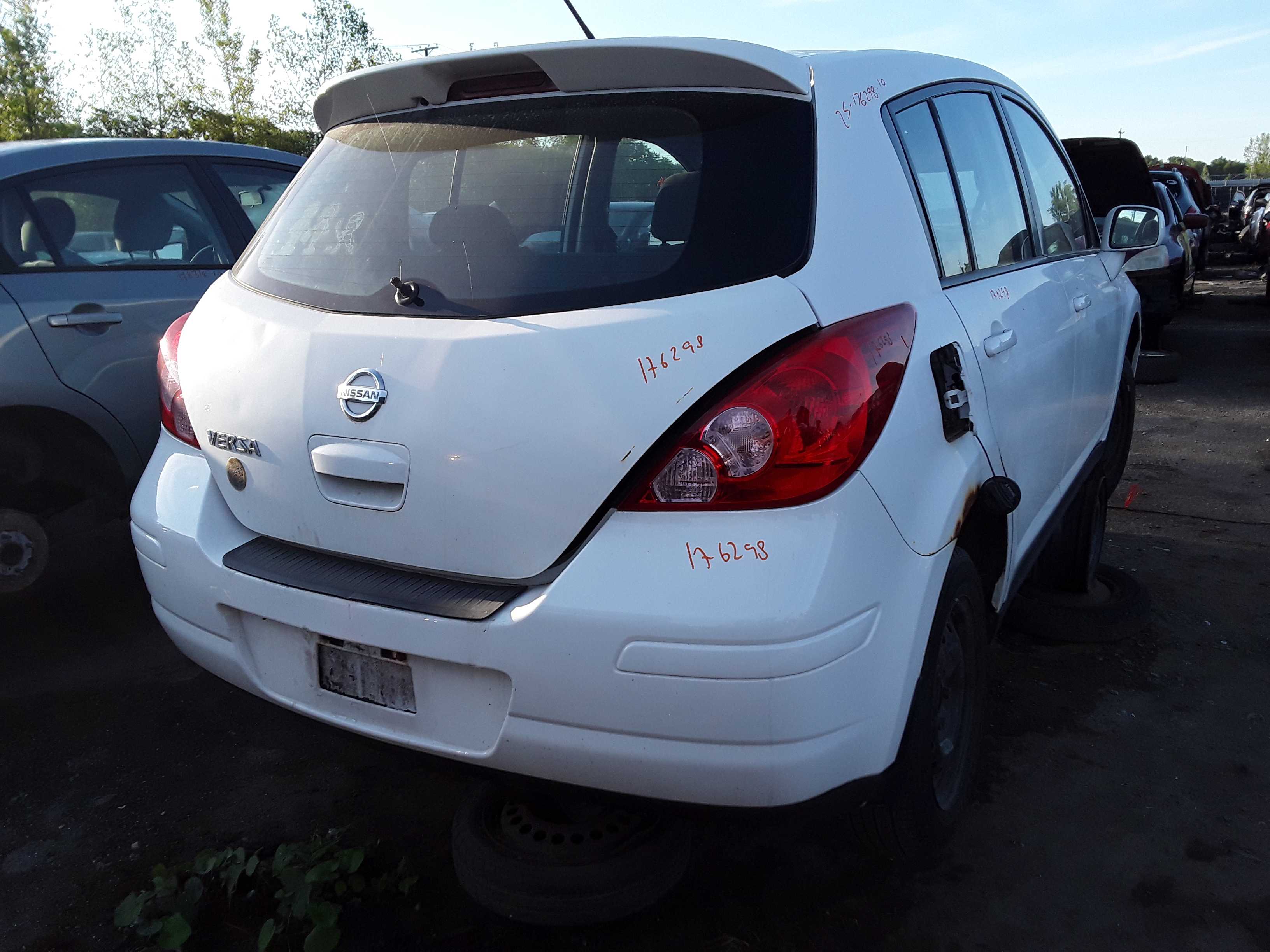 NISSAN VERSA 2010