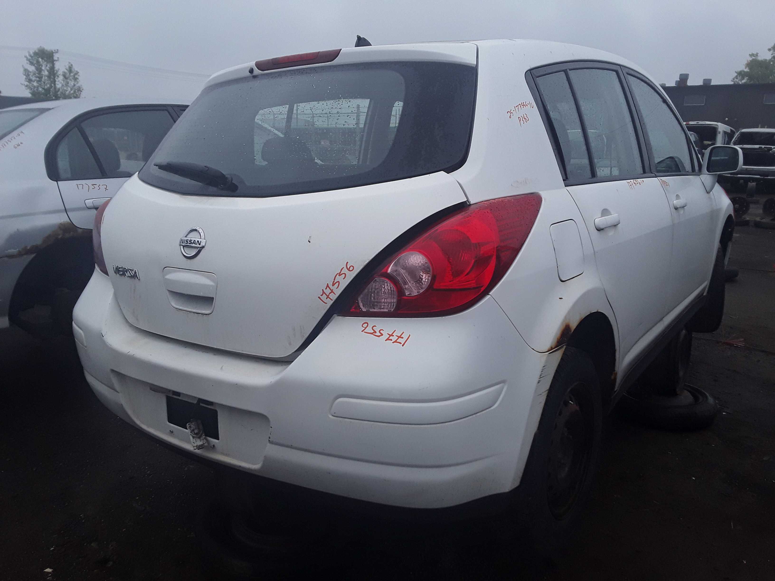 NISSAN VERSA 2010
