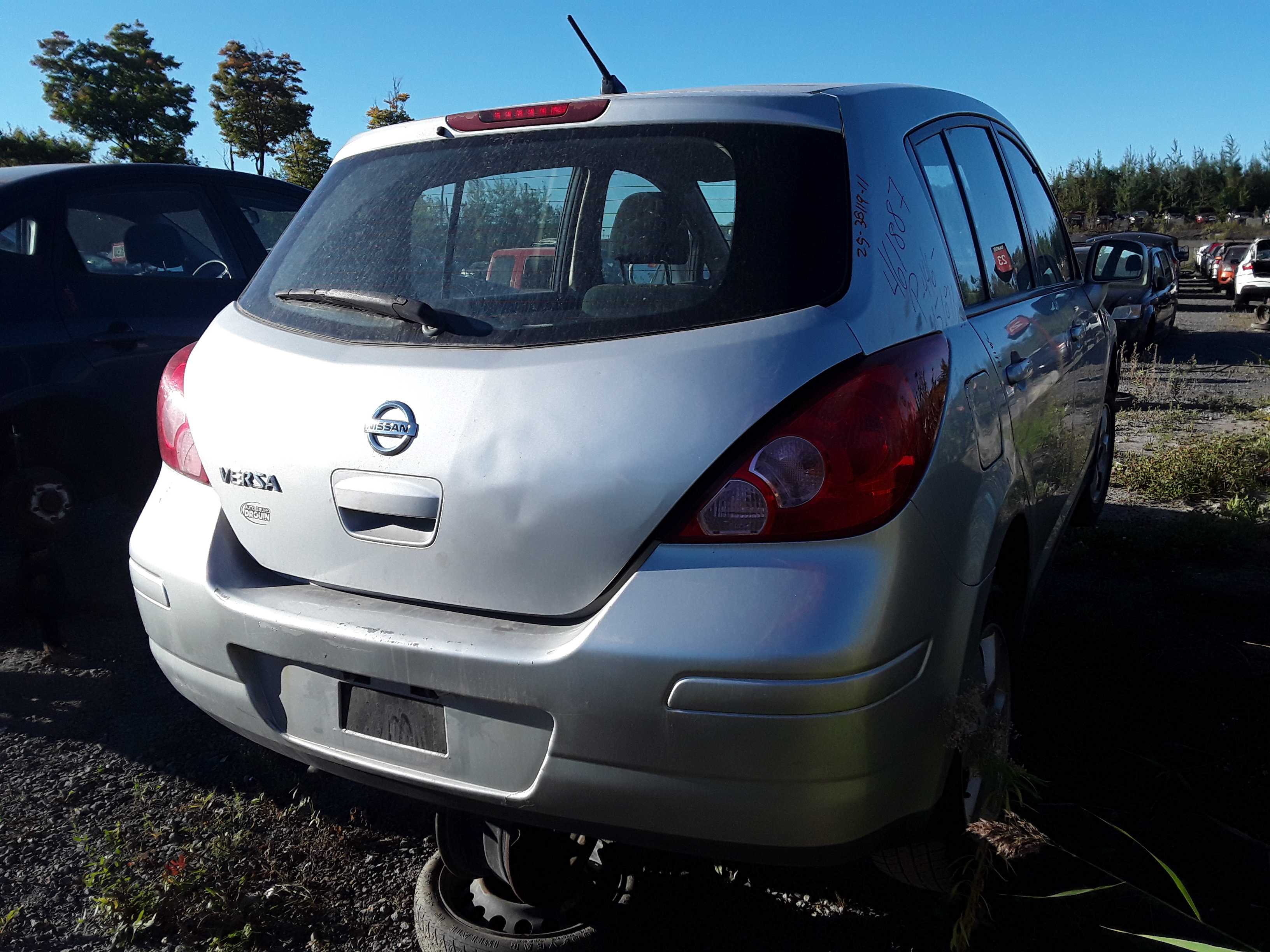 NISSAN VERSA 2011