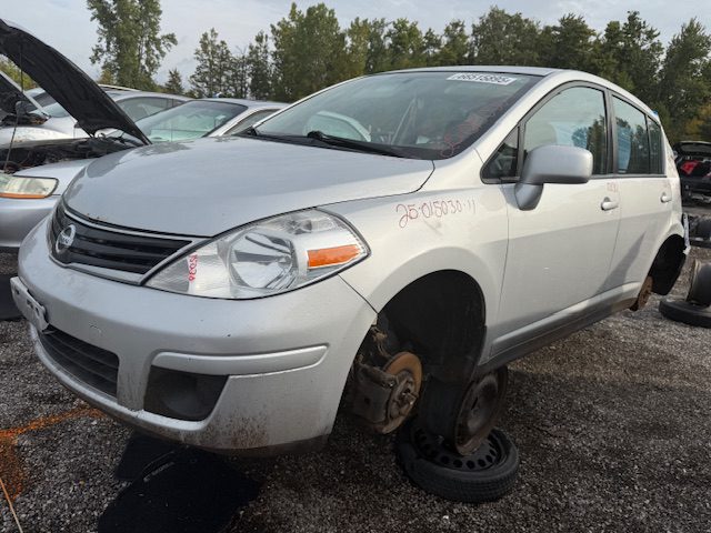 NISSAN VERSA 2011