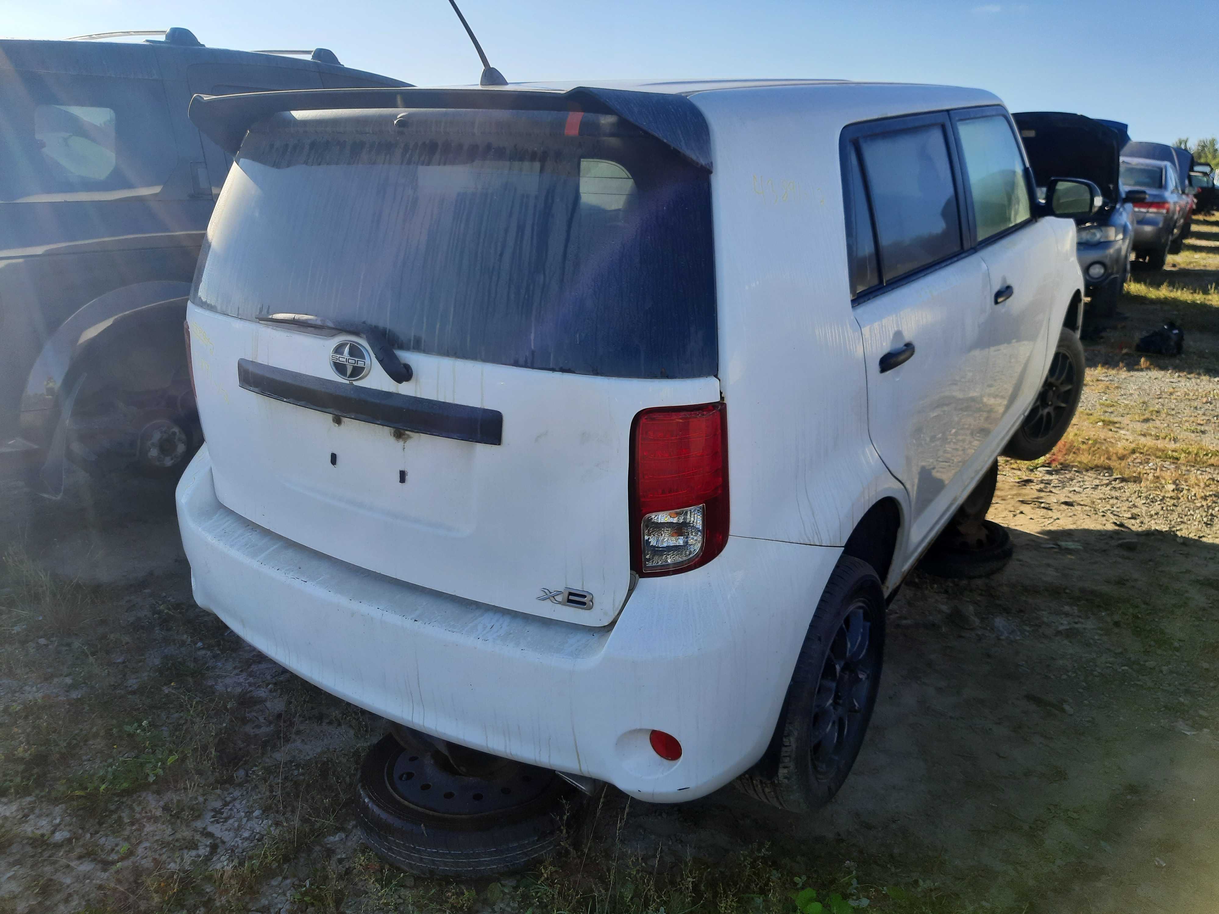 SCION XB 2012