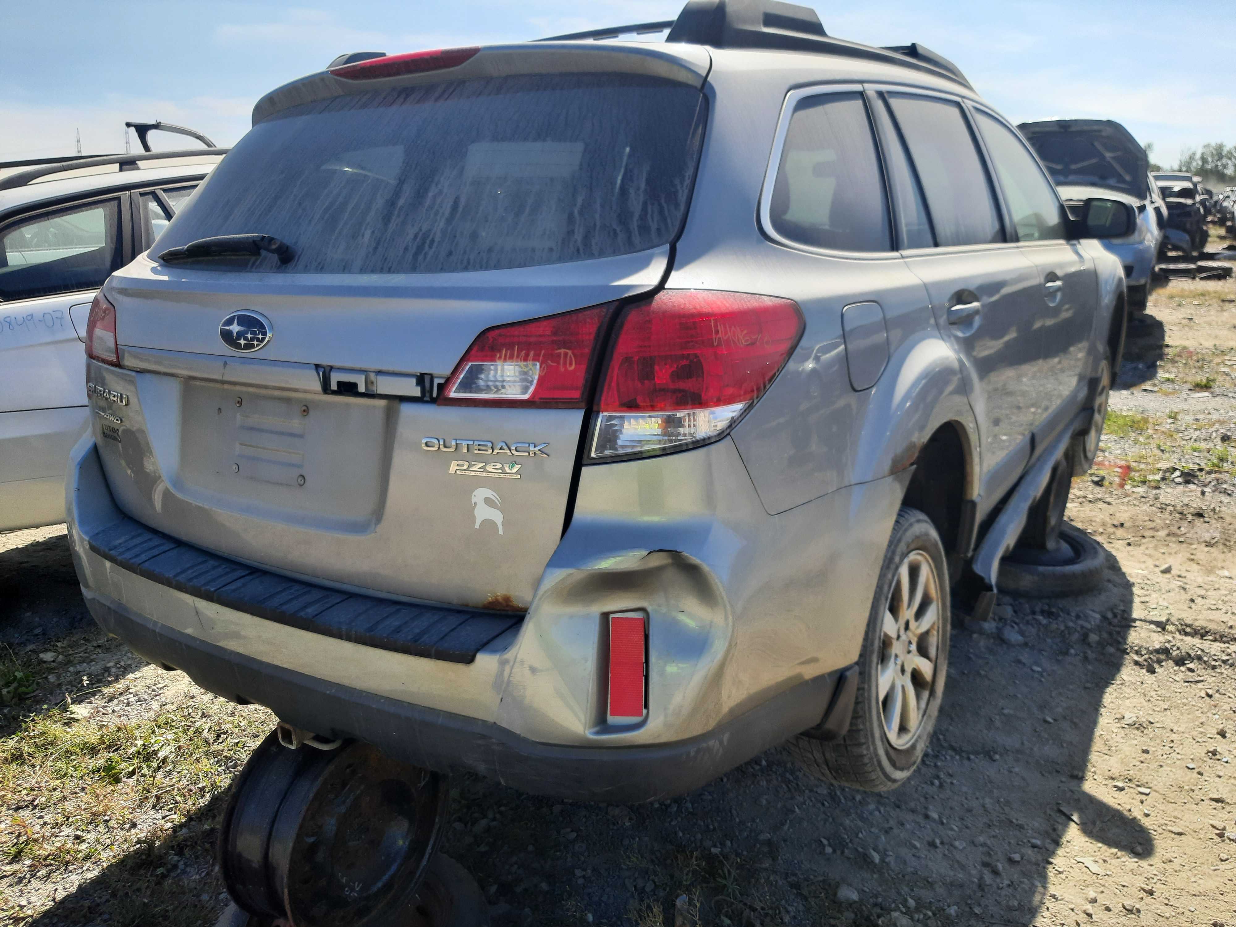 SUBARU OUTBACK 2010