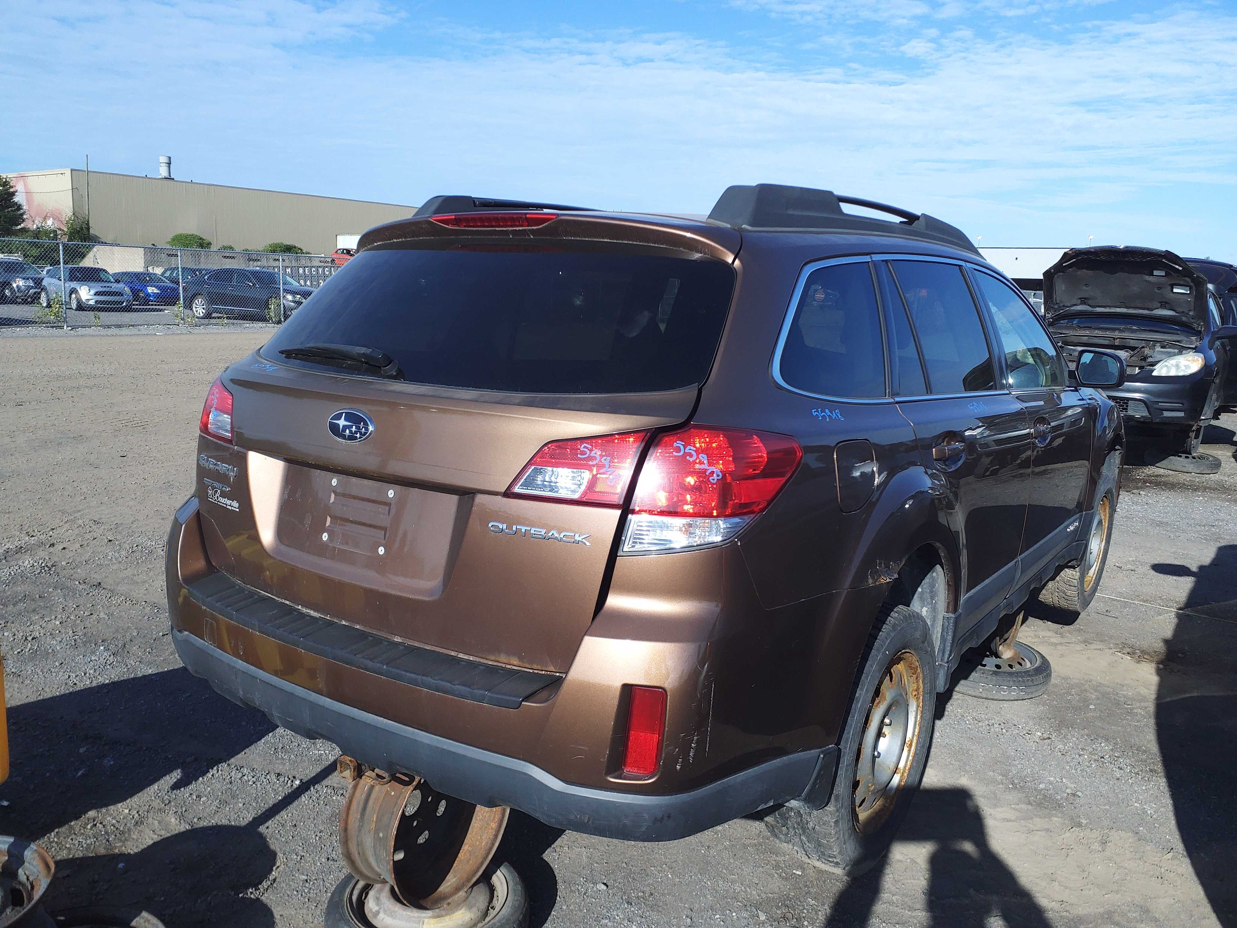 SUBARU OUTBACK 2012