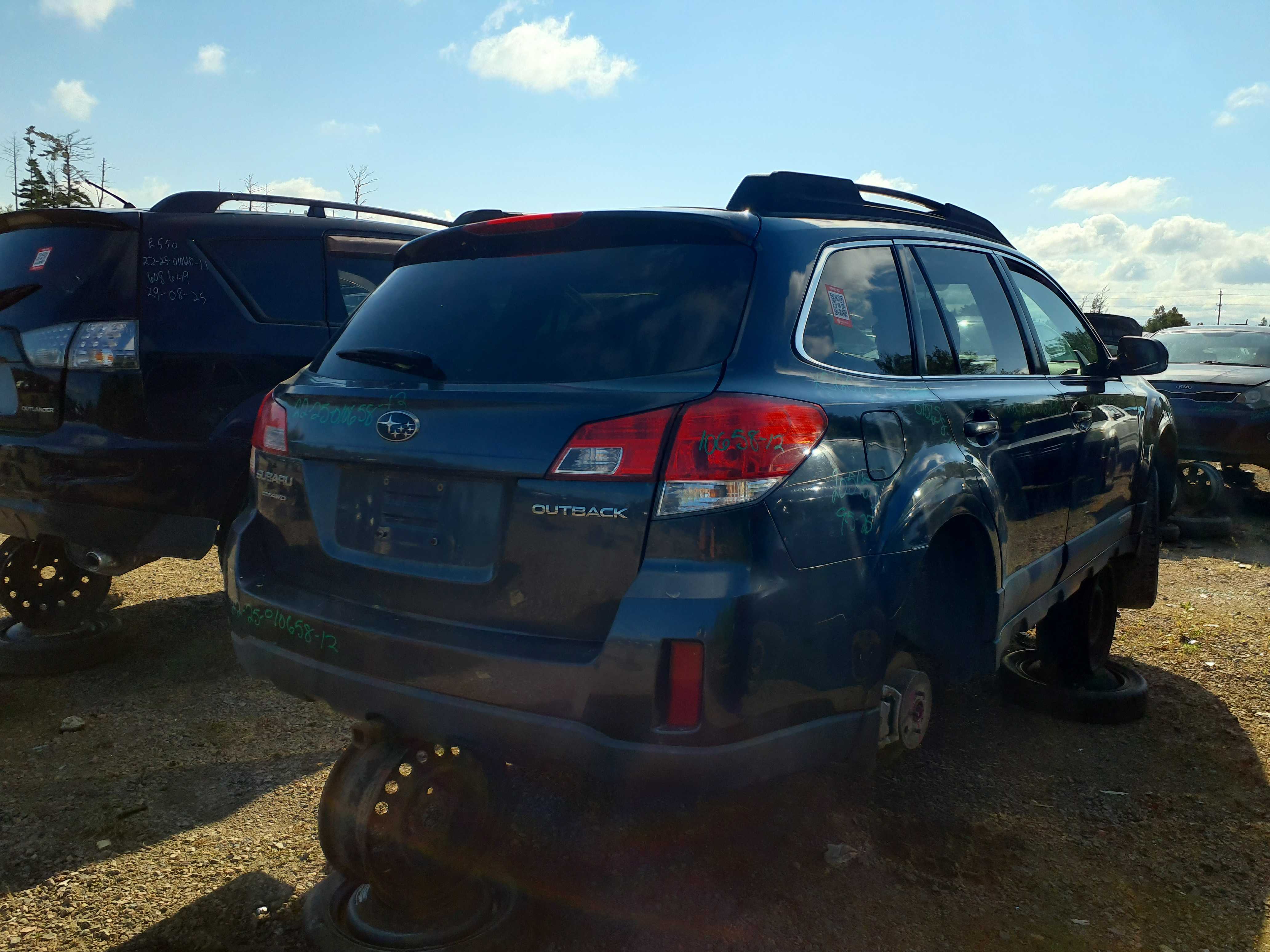 SUBARU OUTBACK 2012
