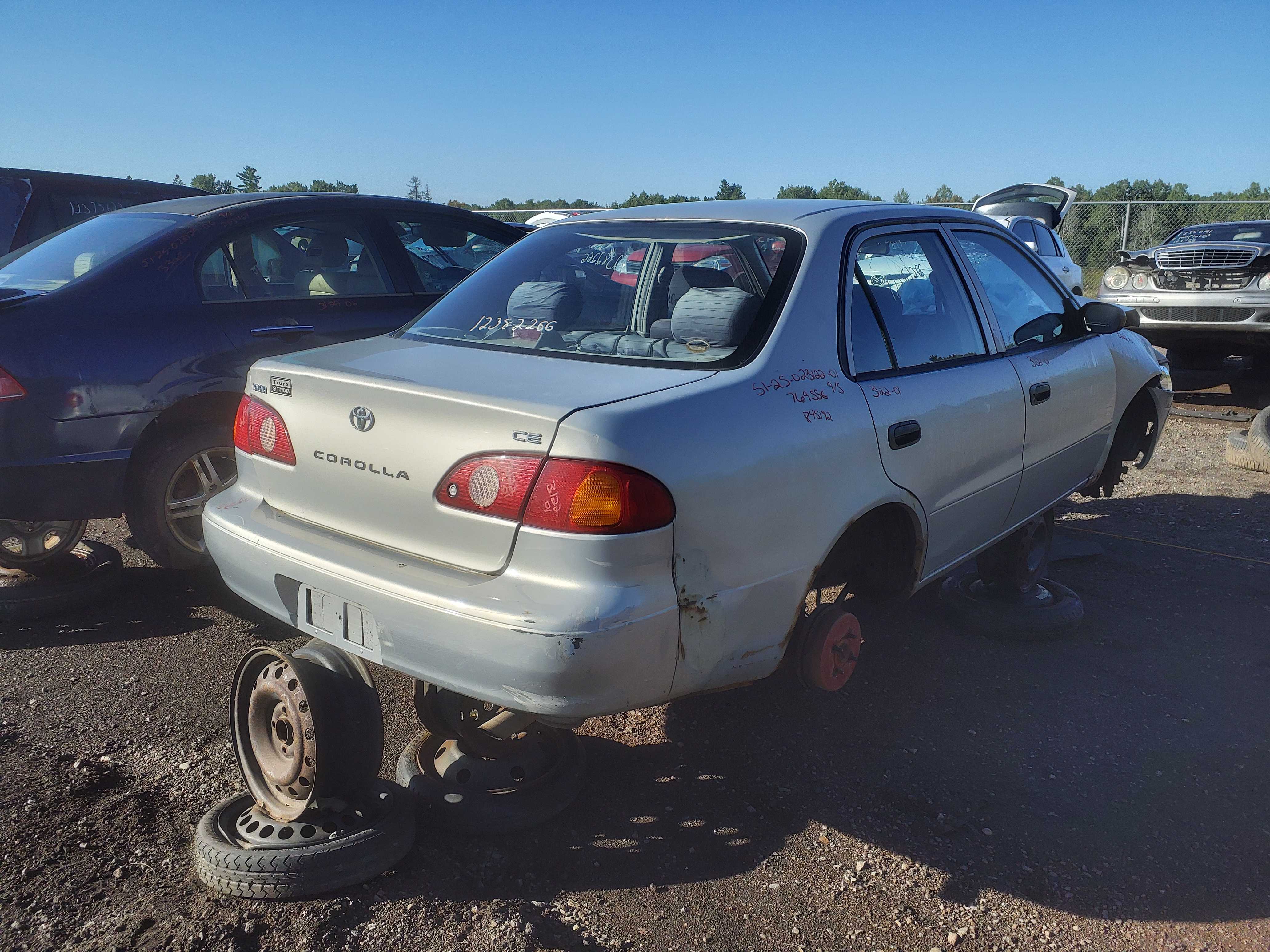 TOYOTA COROLLA 2001