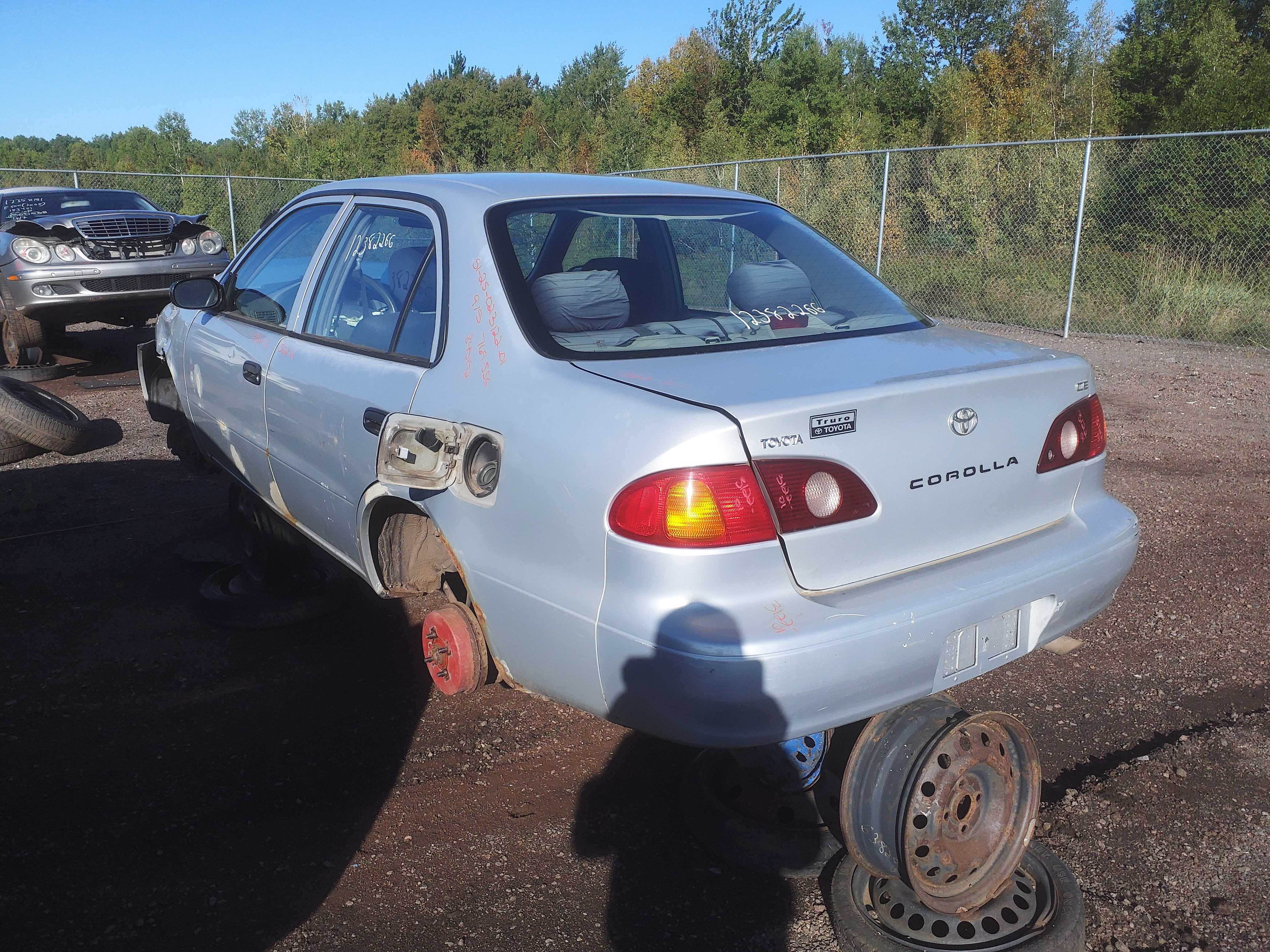 TOYOTA COROLLA 2001