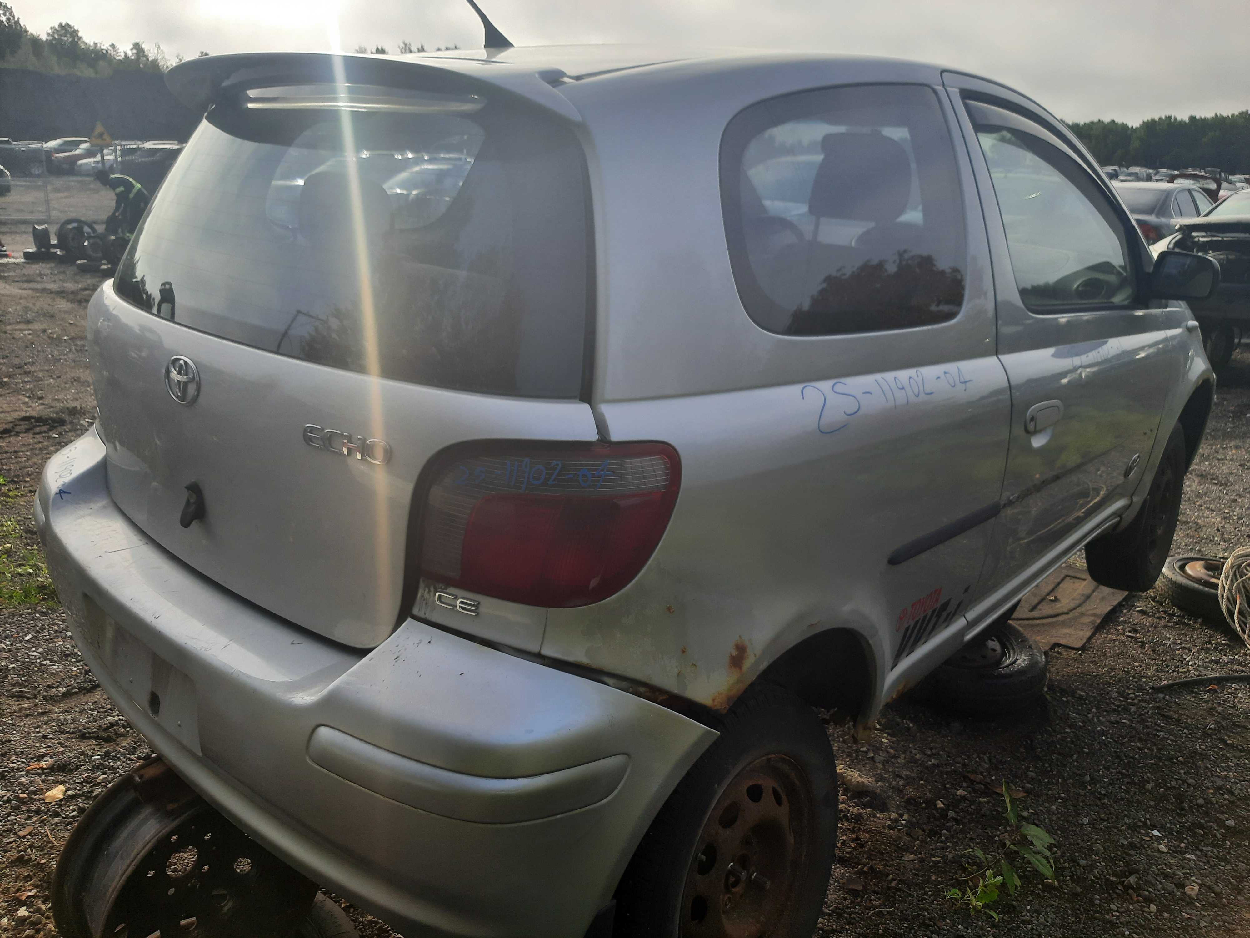 TOYOTA ECHO 2004