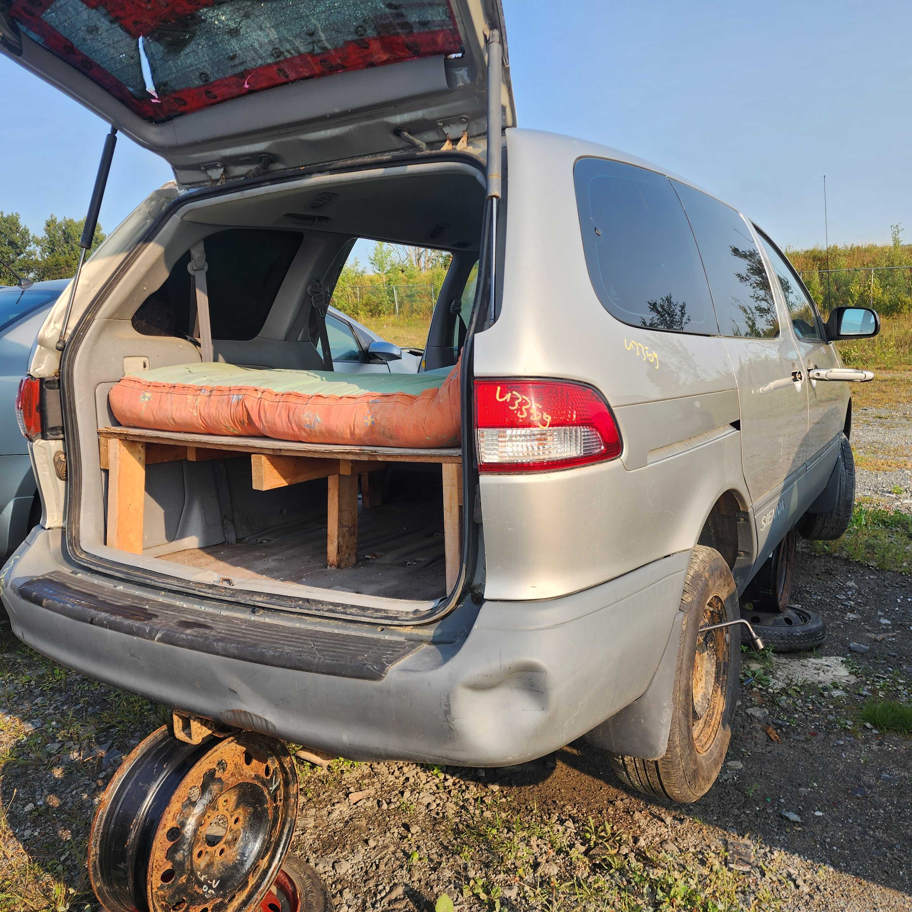 TOYOTA SIENNA 2002