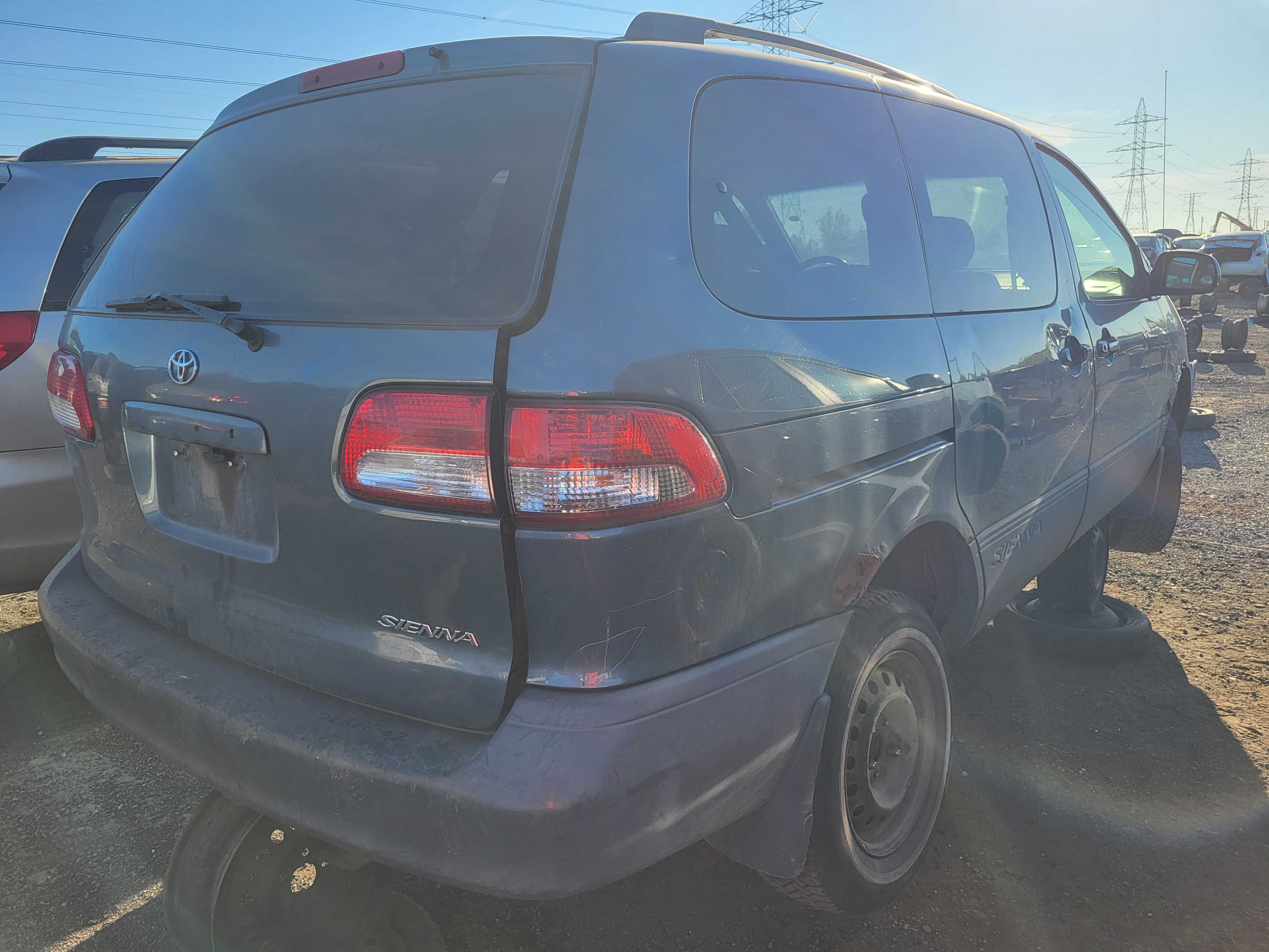TOYOTA SIENNA 2003