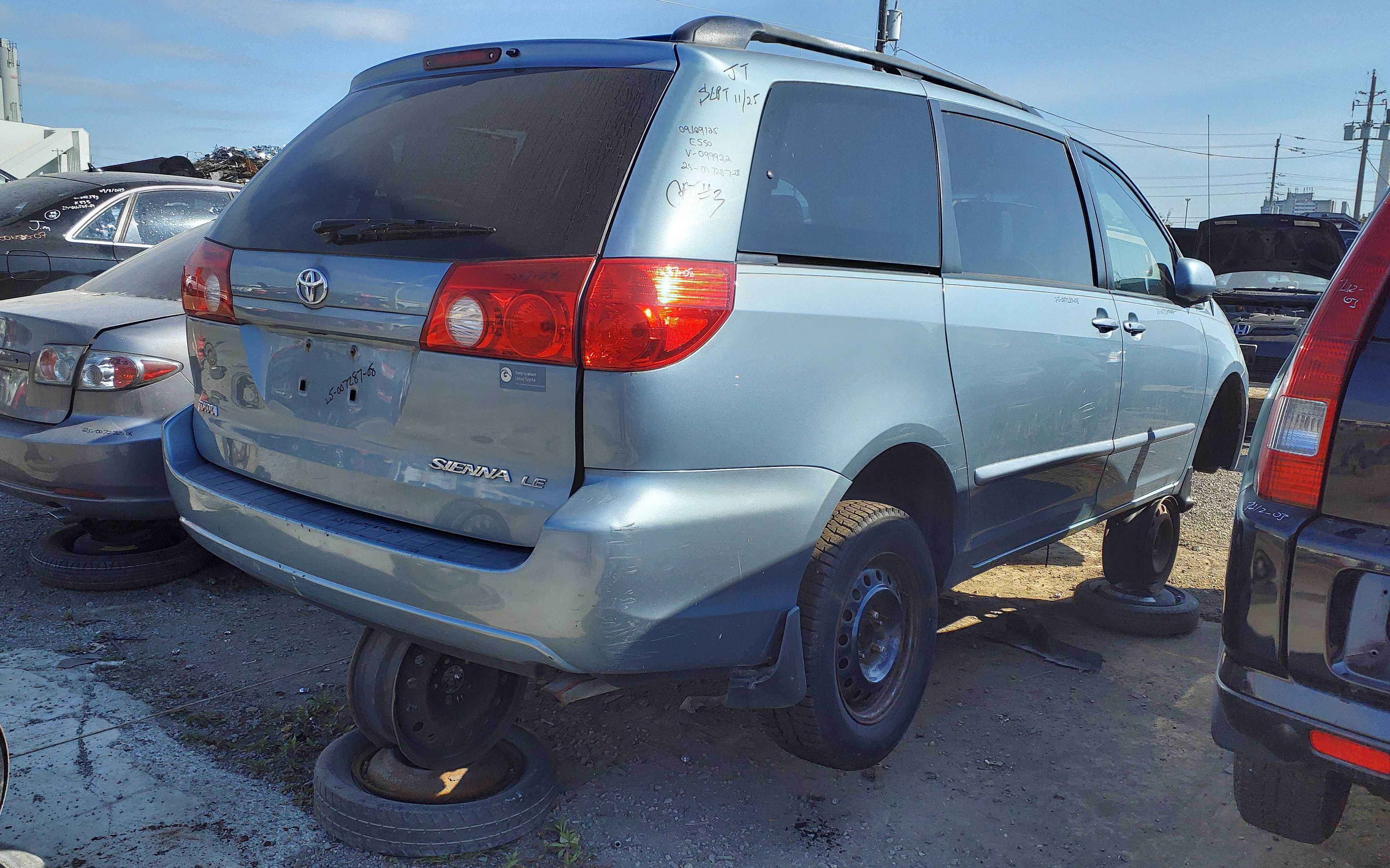 TOYOTA SIENNA 2008