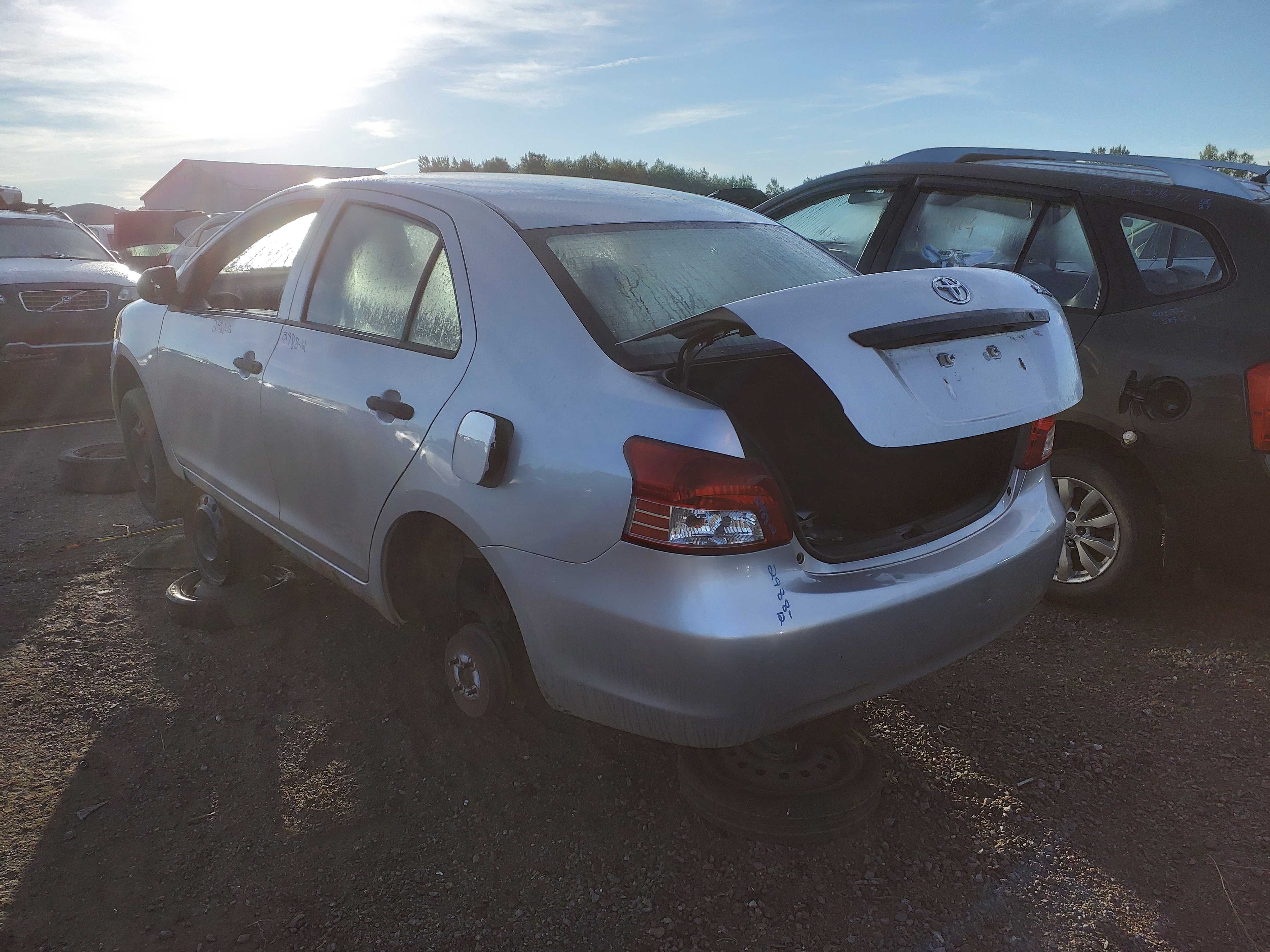 TOYOTA YARIS 2012