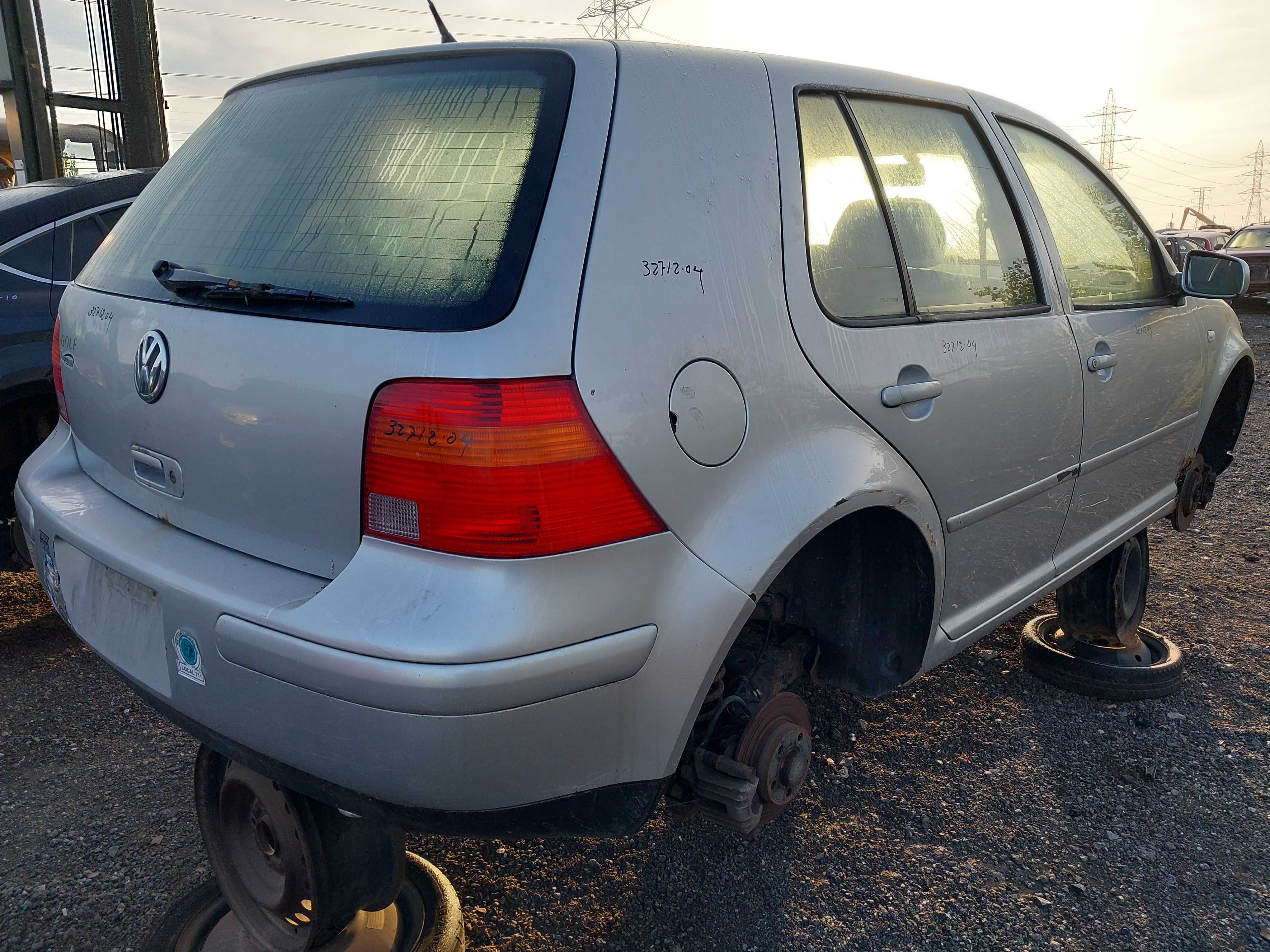 VOLKSWAGEN GOLF 2004