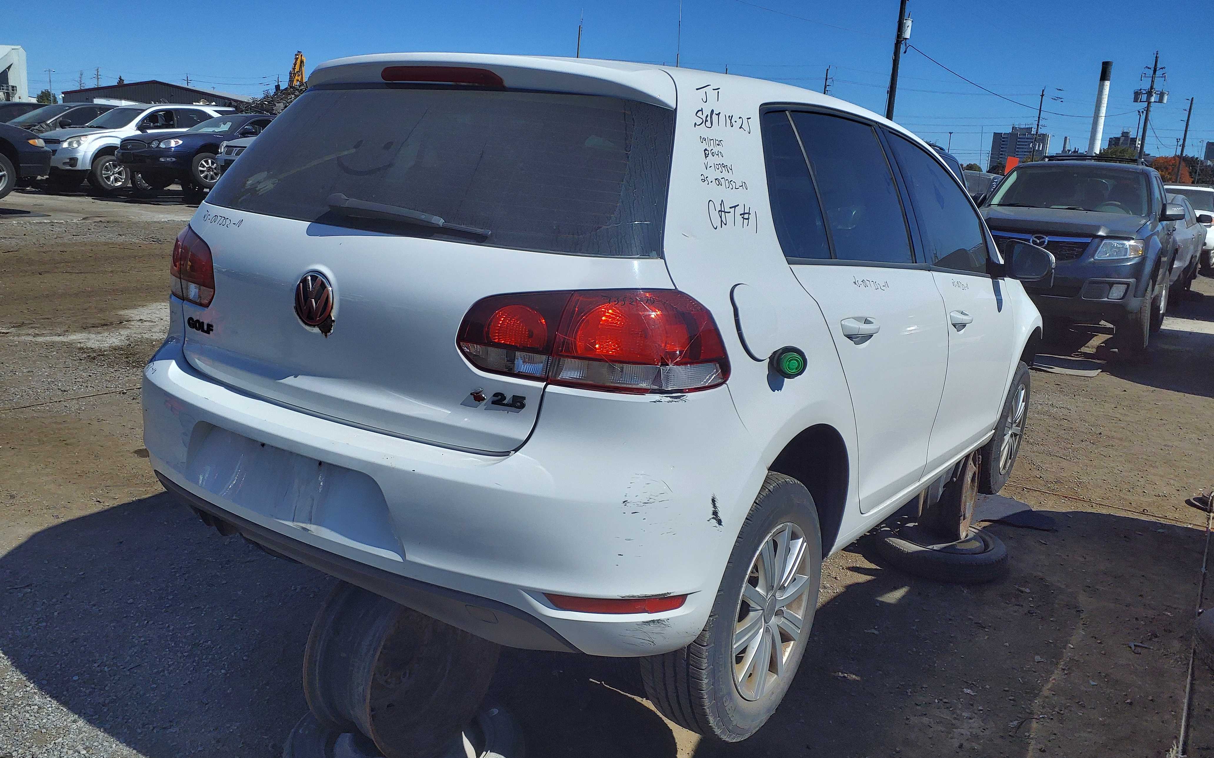 VOLKSWAGEN GOLF 2010