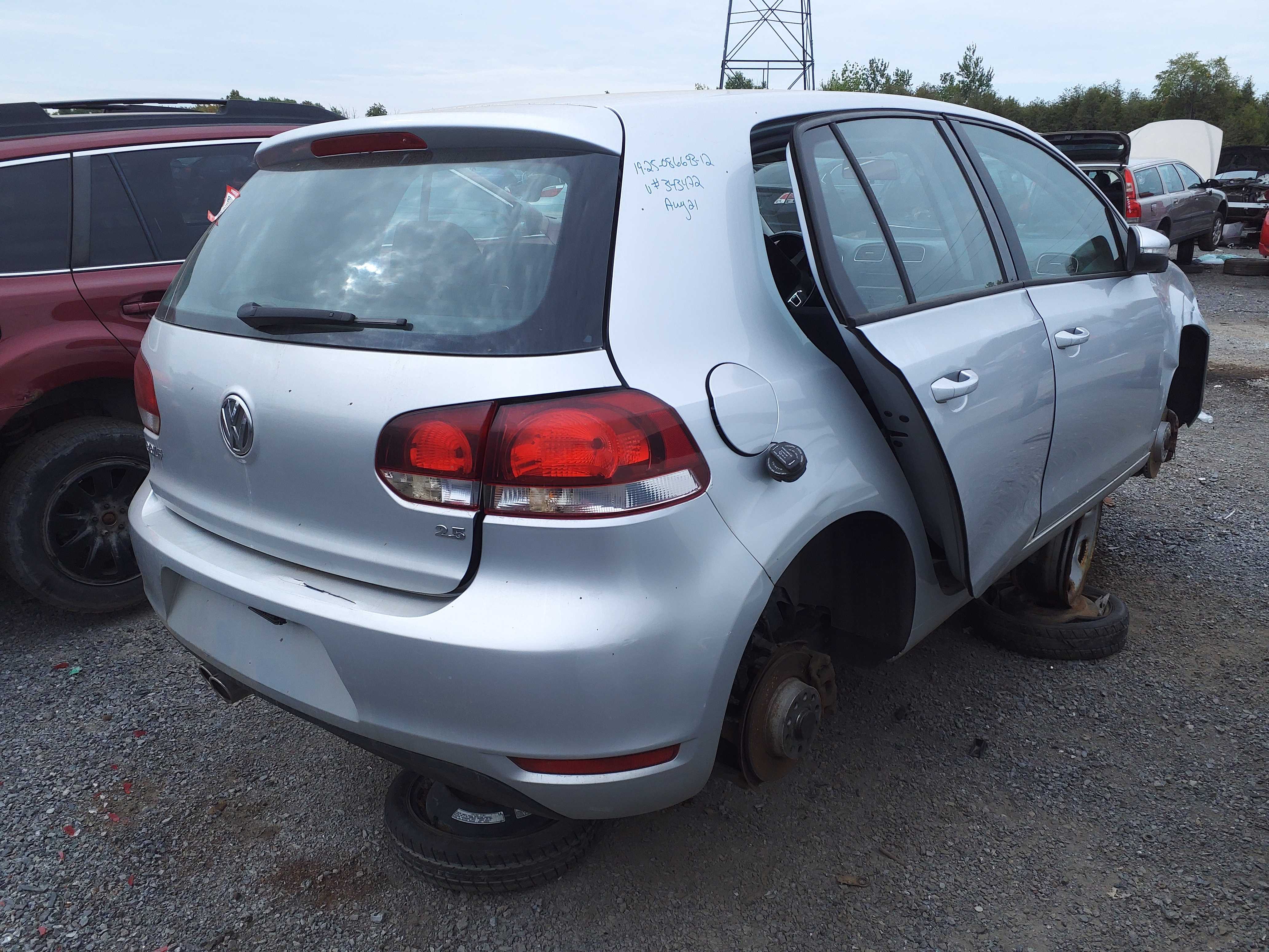 VOLKSWAGEN GOLF 2012