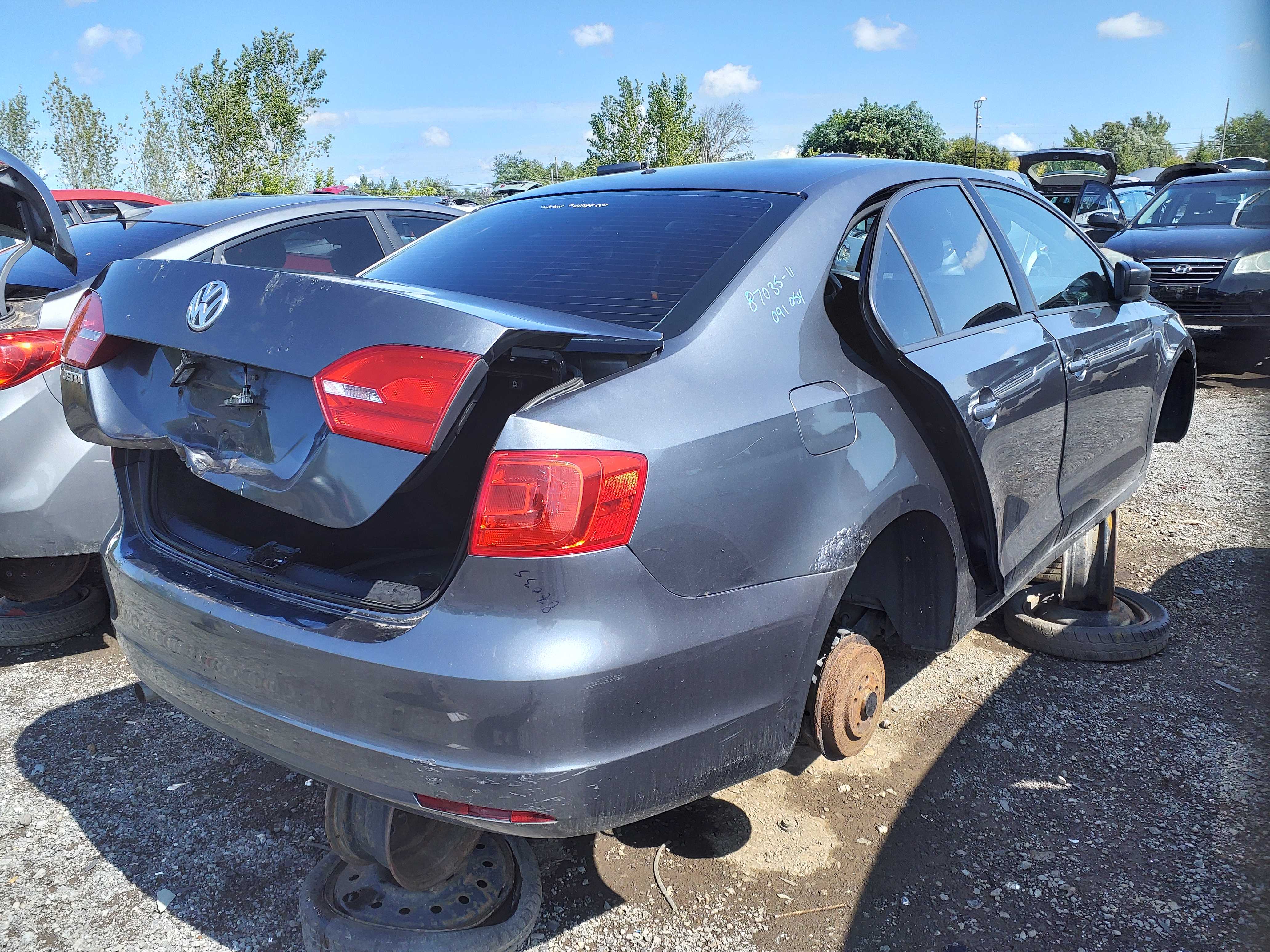 VOLKSWAGEN JETTA 2011