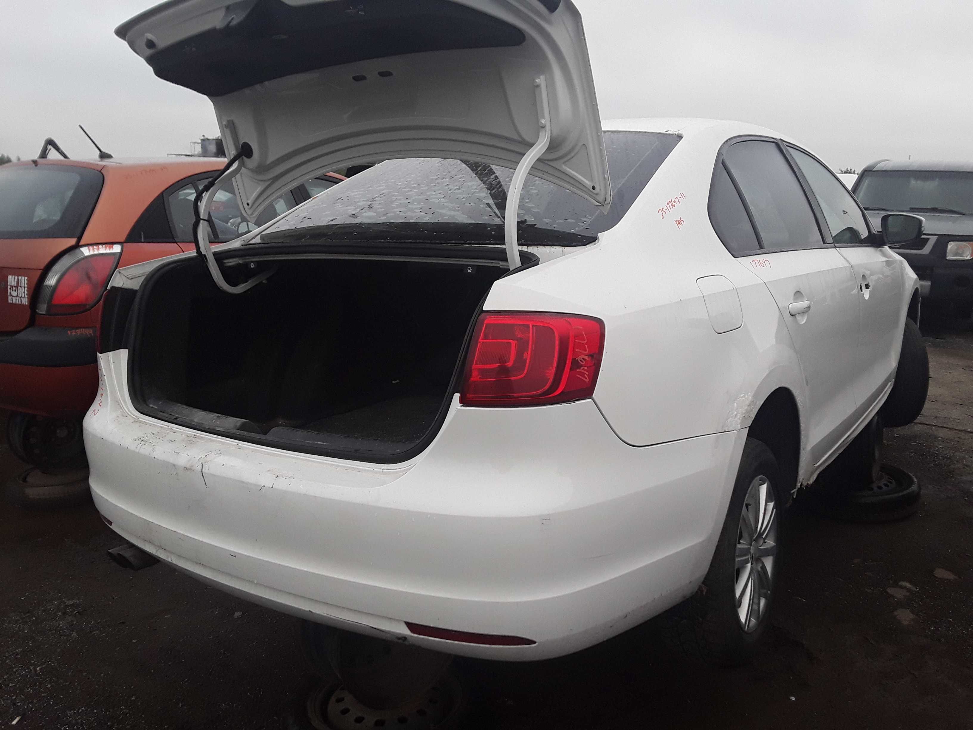 VOLKSWAGEN JETTA 2011