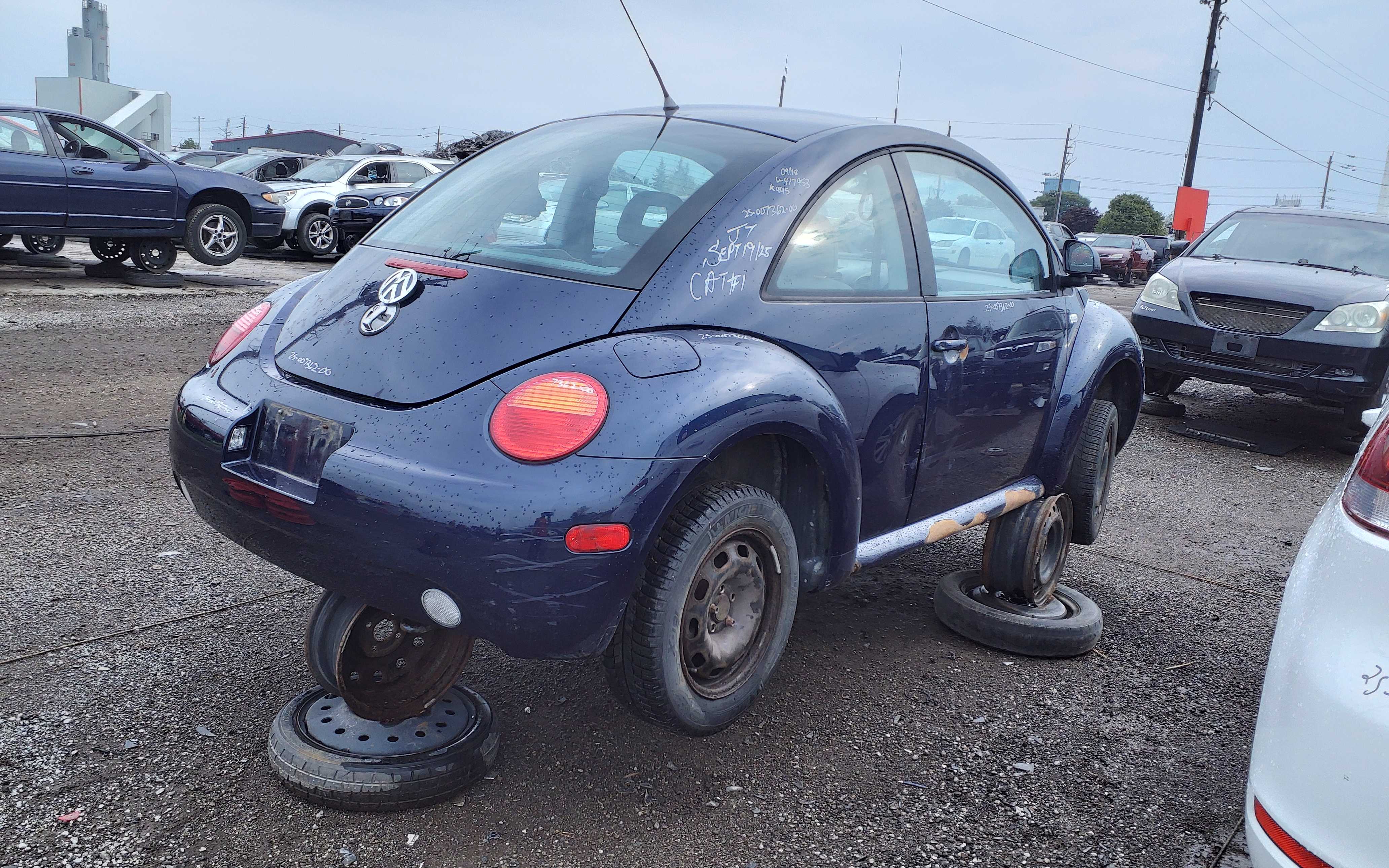 VOLKSWAGEN NEW BEETLE 2000