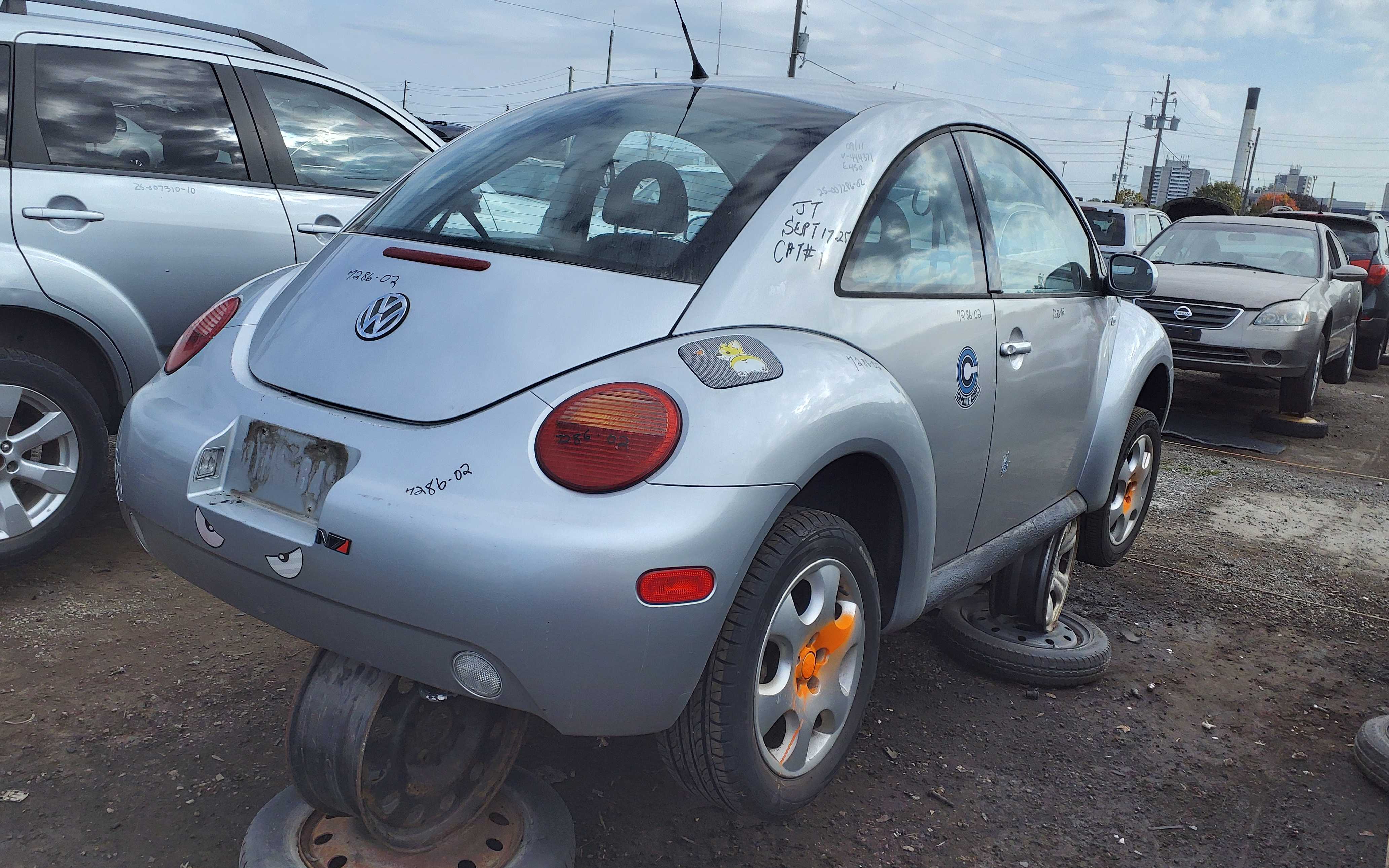 VOLKSWAGEN NEW BEETLE 2002