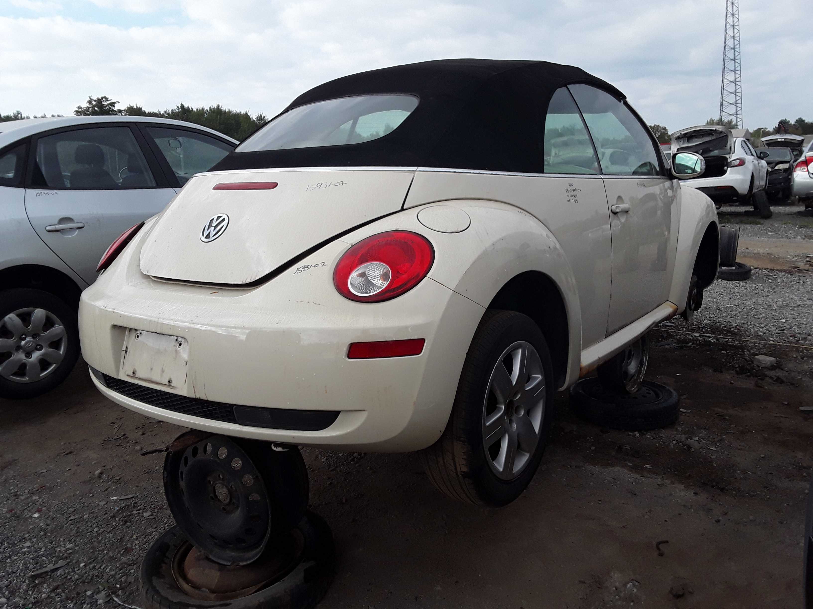 VOLKSWAGEN NEW BEETLE 2007