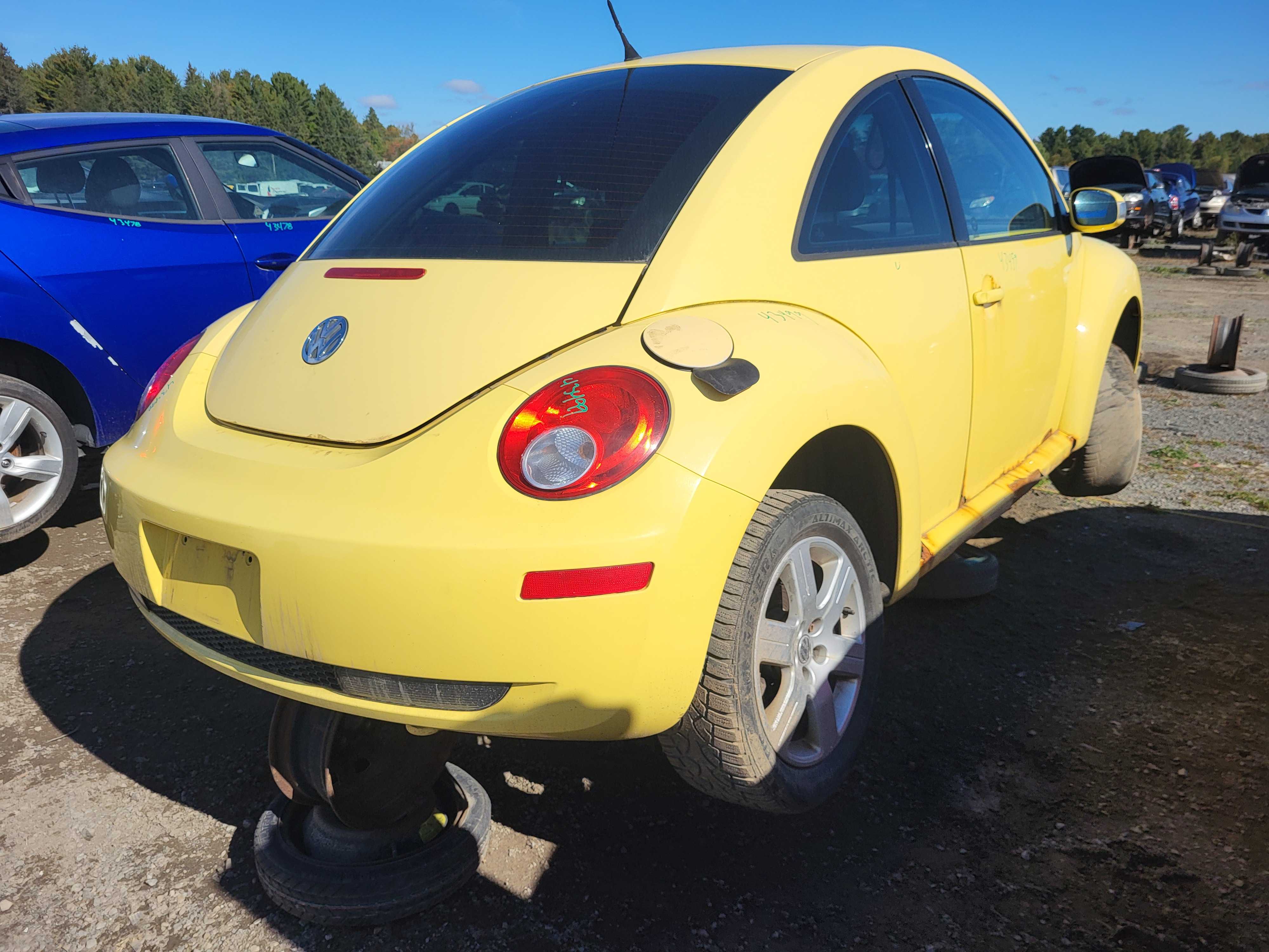 VOLKSWAGEN NEW BEETLE 2007