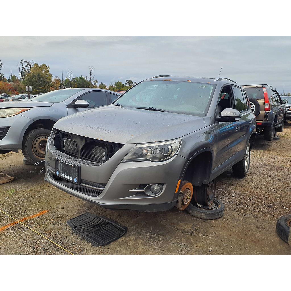 VOLKSWAGEN TIGUAN 2011