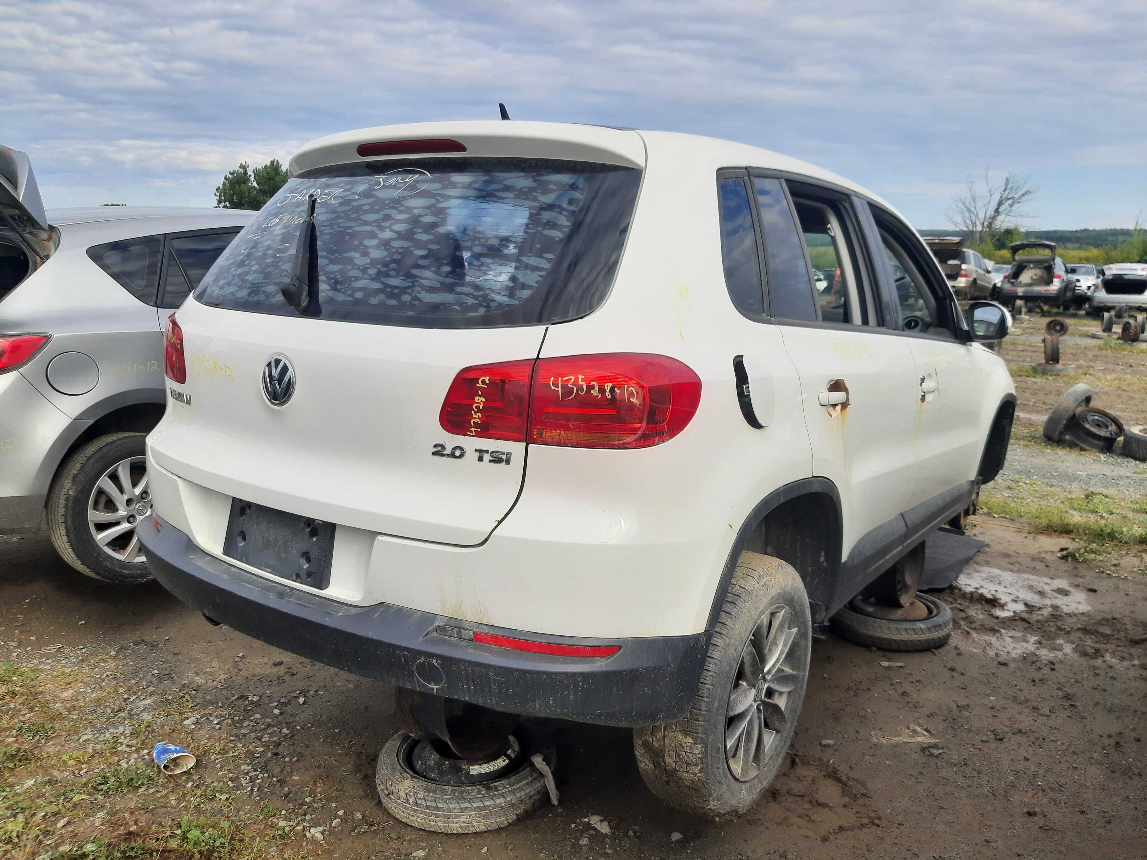 VOLKSWAGEN TIGUAN 2012