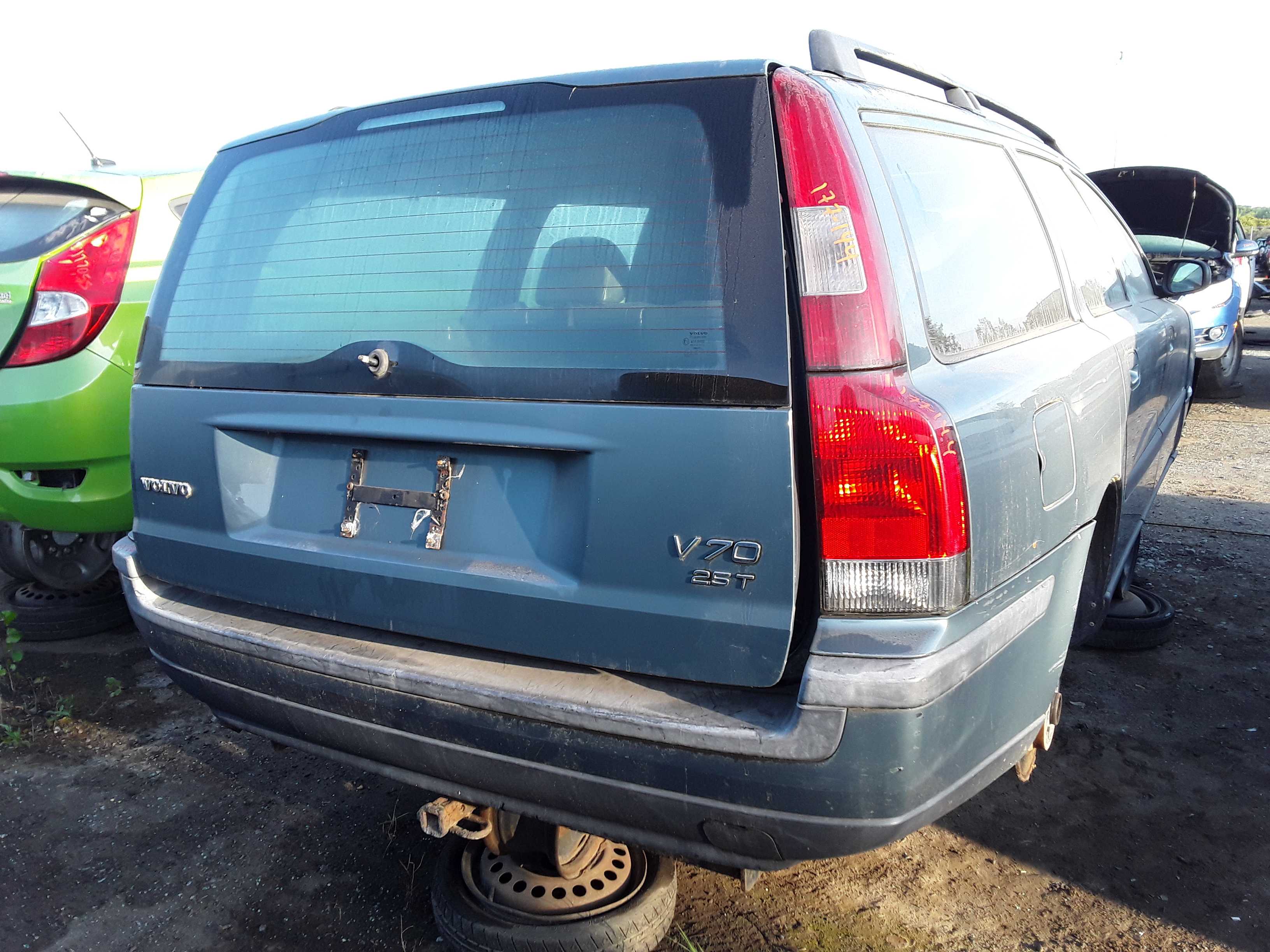 VOLVO V70 2004