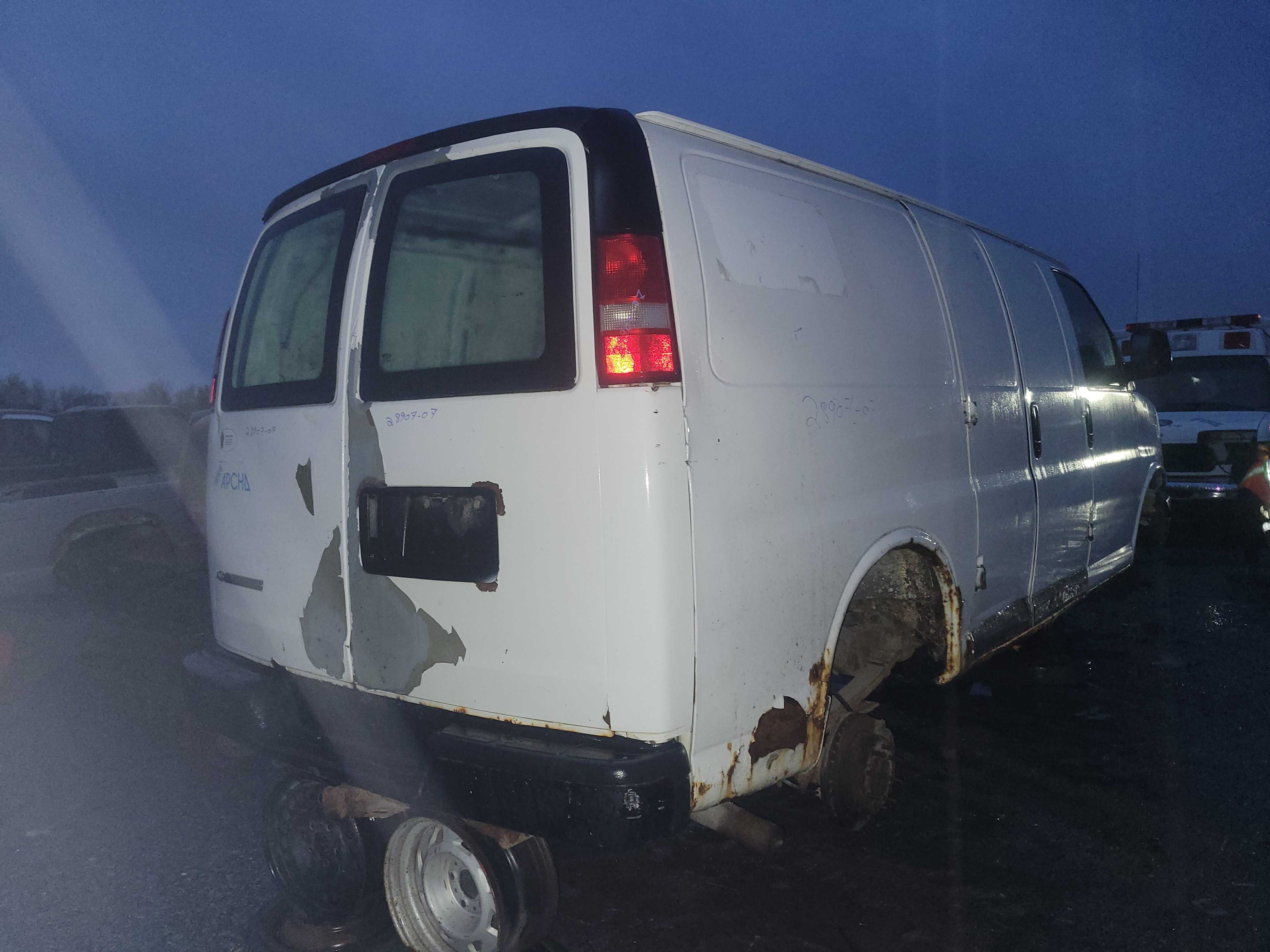 CHEVROLET EXPRESS VAN 2007