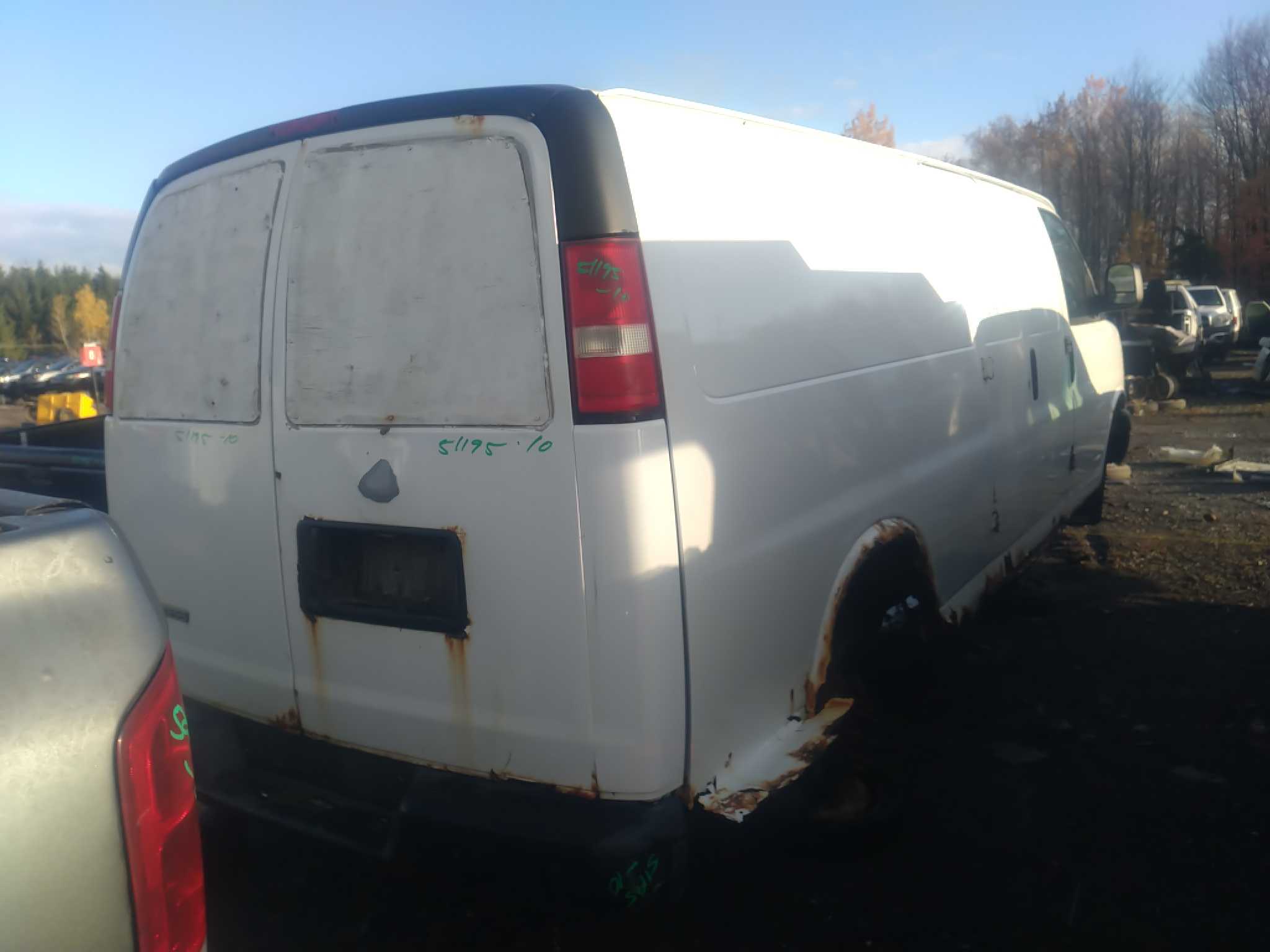 CHEVROLET EXPRESS VAN 2010