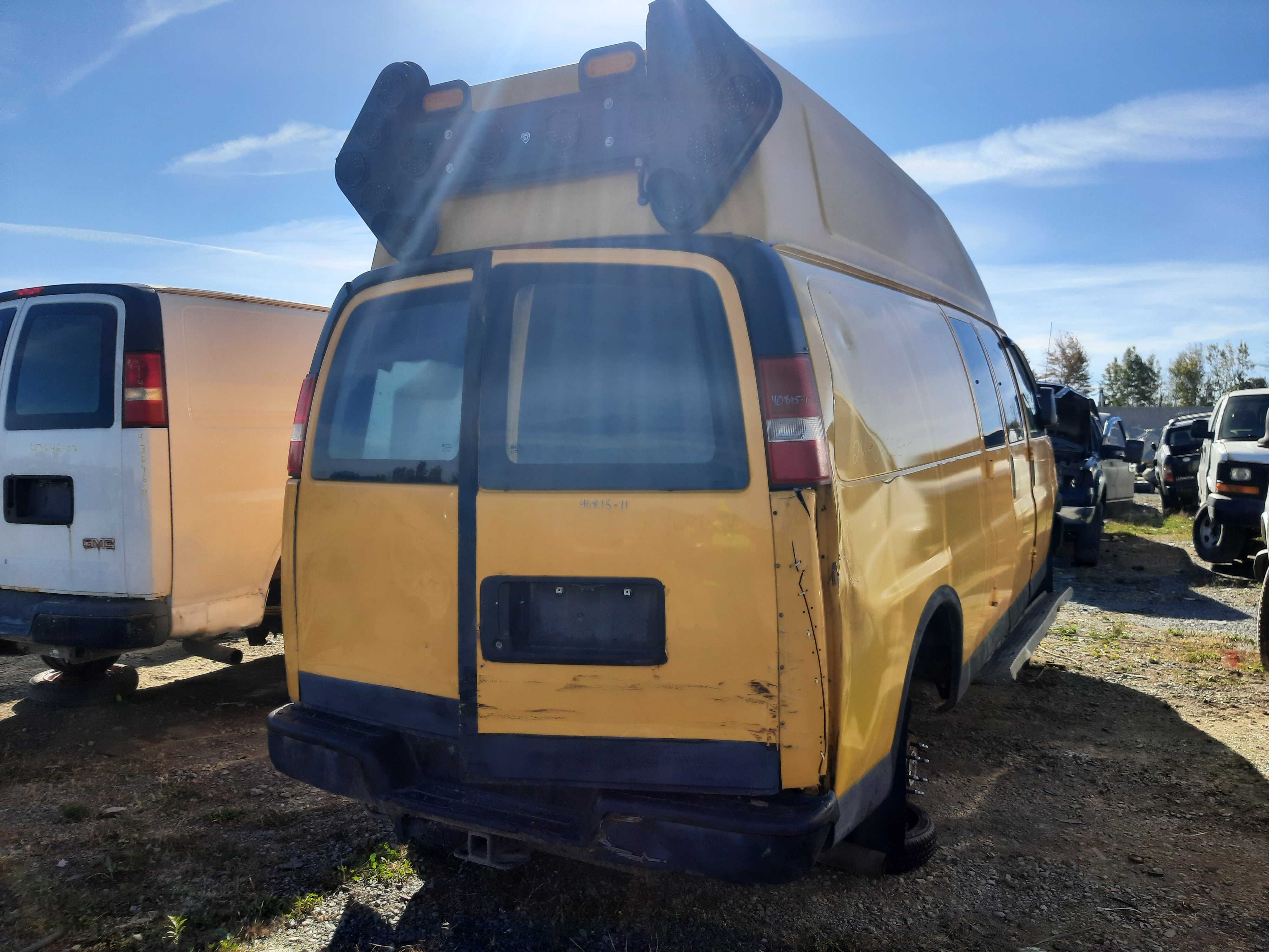 CHEVROLET EXPRESS VAN 2011