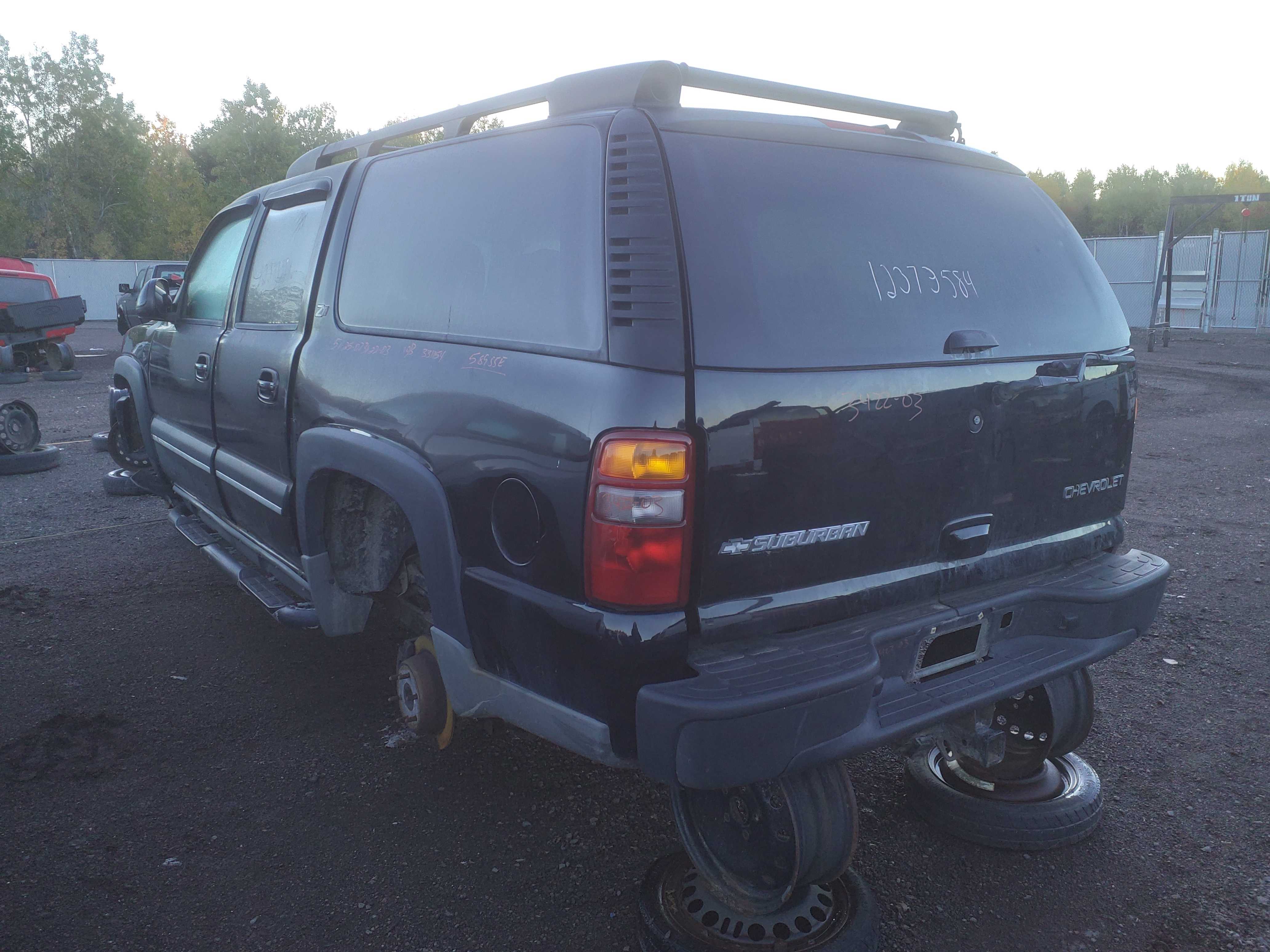 CHEVROLET SUBURBAN 2003