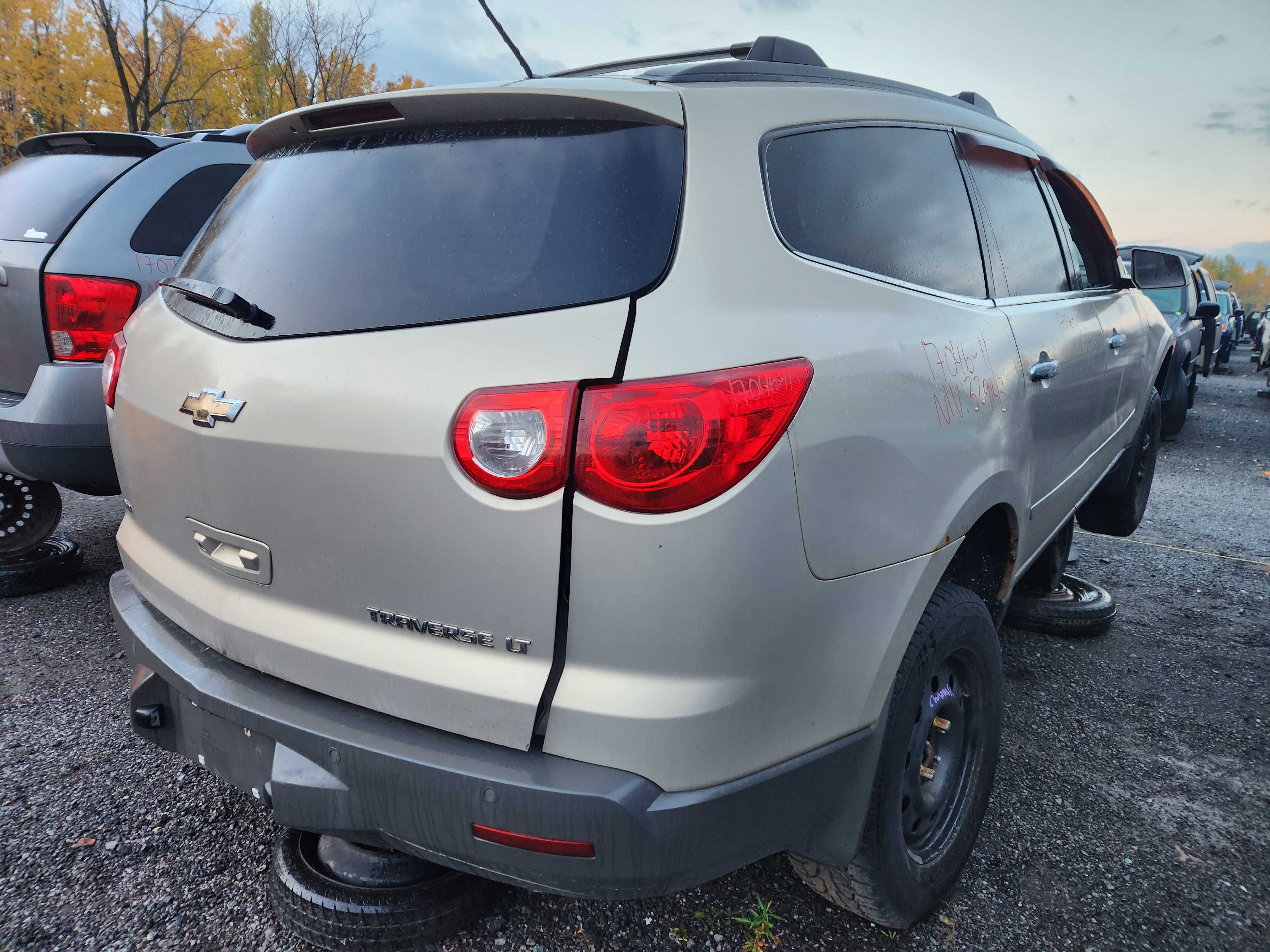 CHEVROLET TRAVERSE 2011
