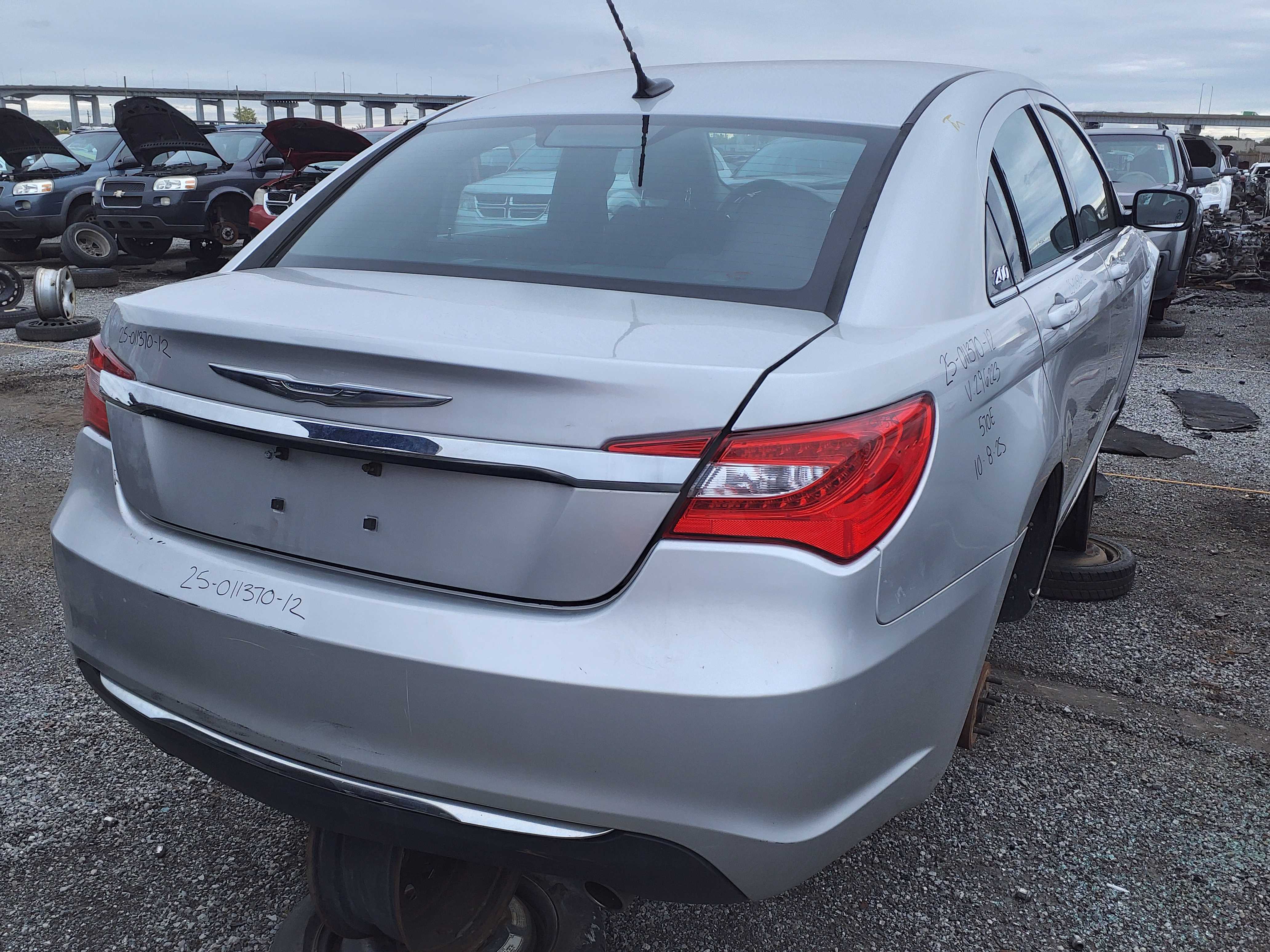 CHRYSLER 200 2012