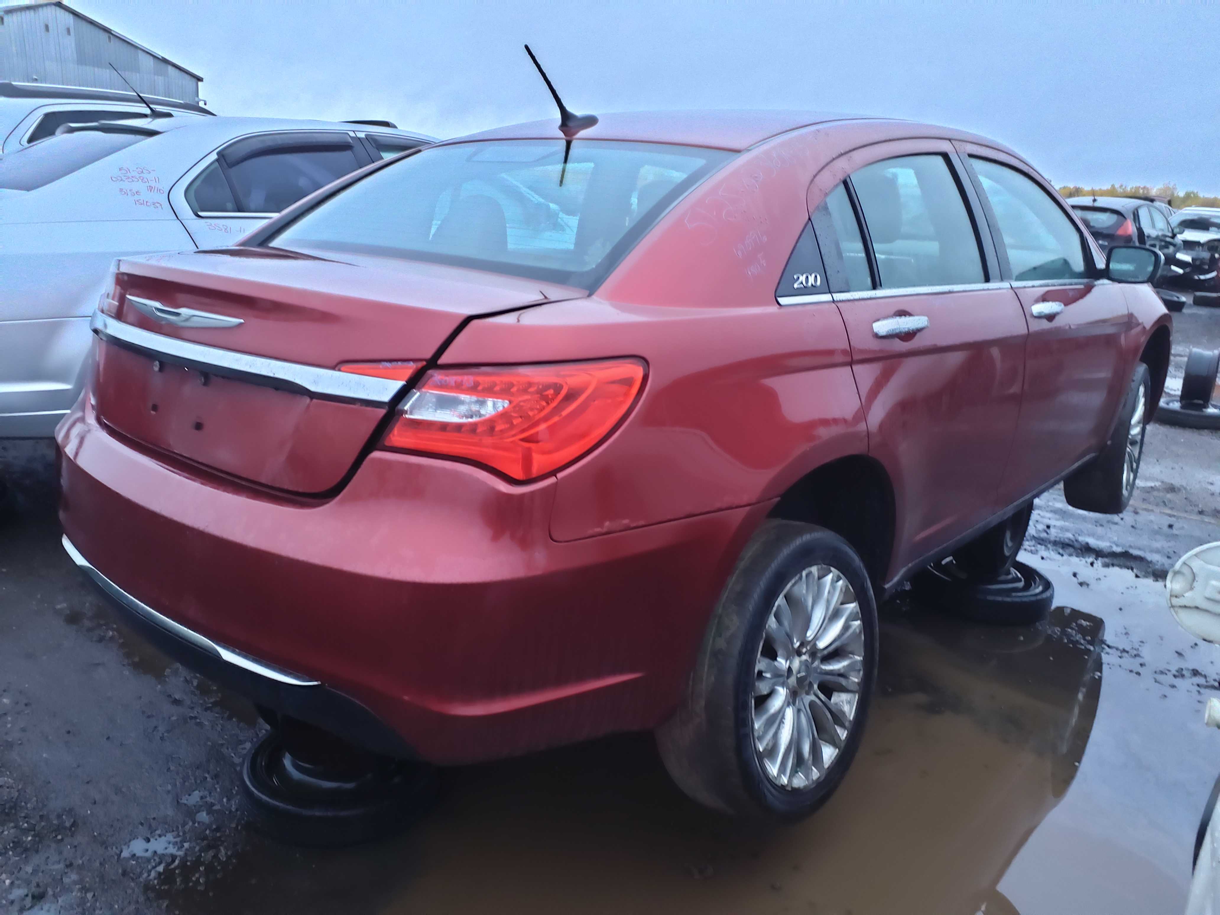 CHRYSLER 200 2013