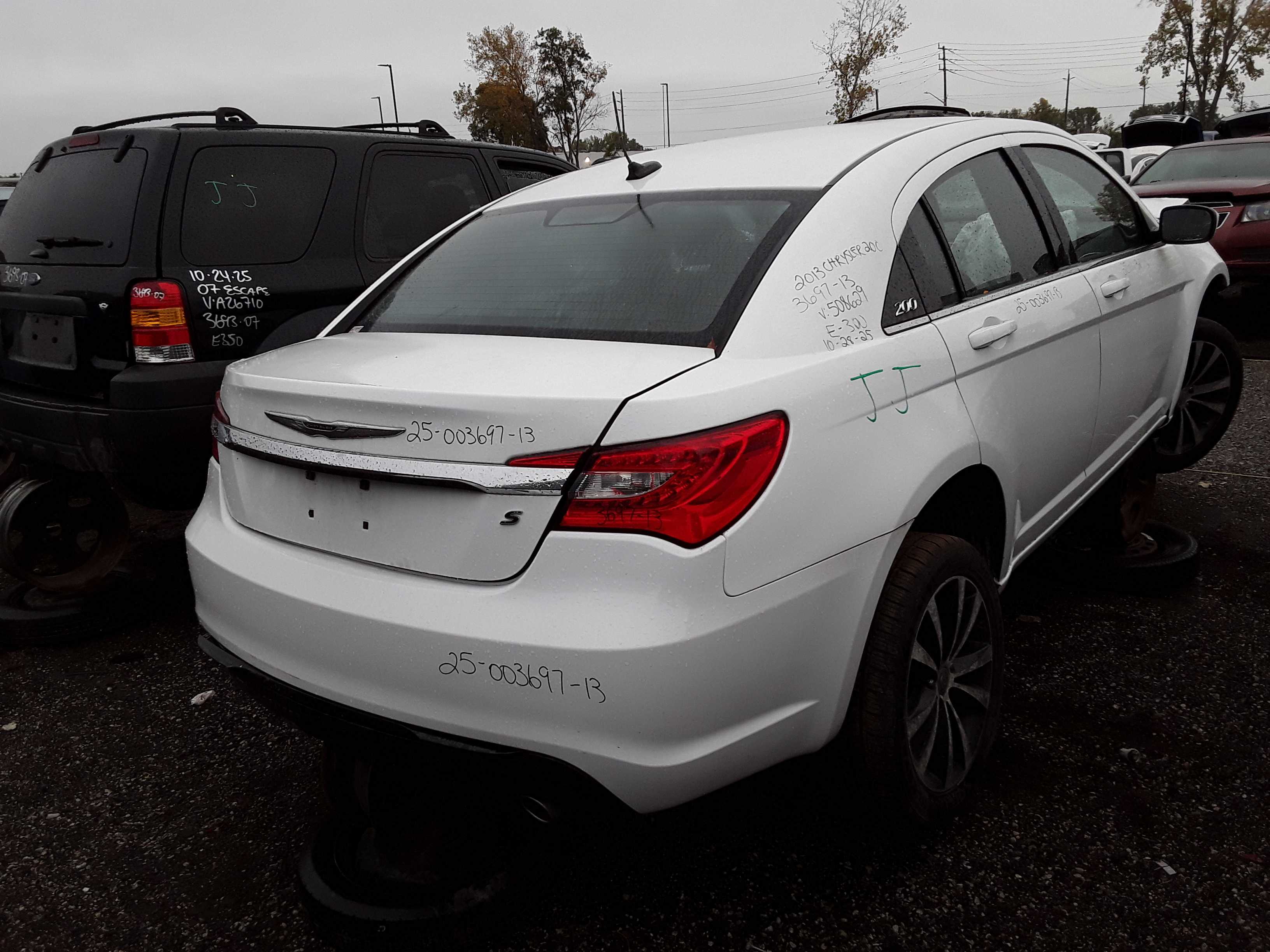 CHRYSLER 200 2013