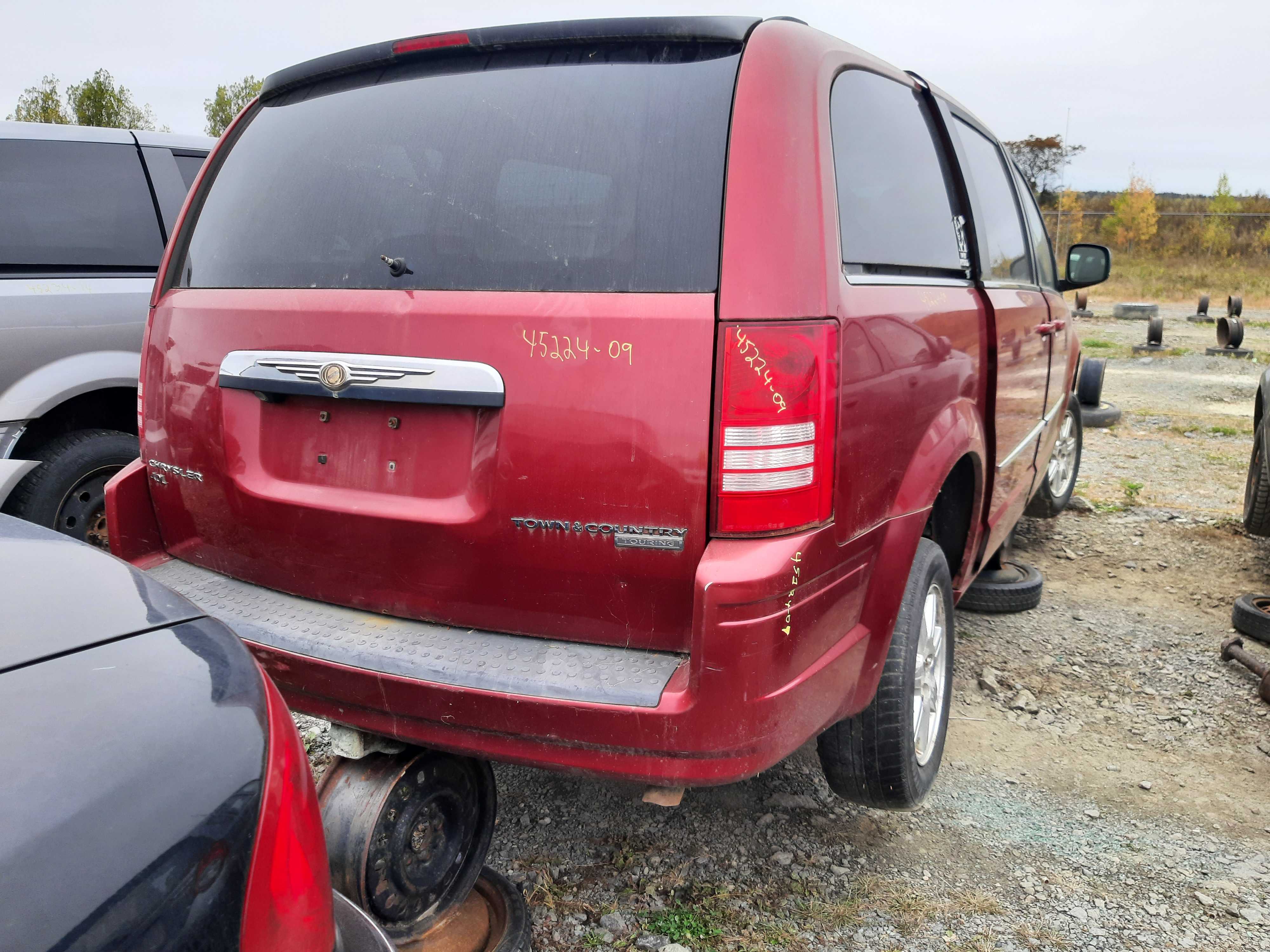 CHRYSLER TOWN &amp; COUNTRY 2009