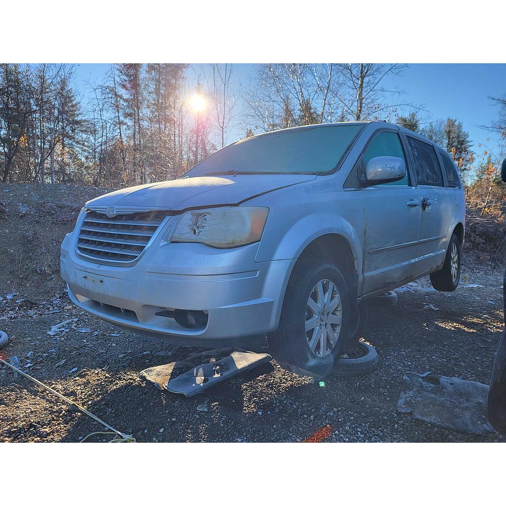 CHRYSLER TOWN &amp; COUNTRY 2010